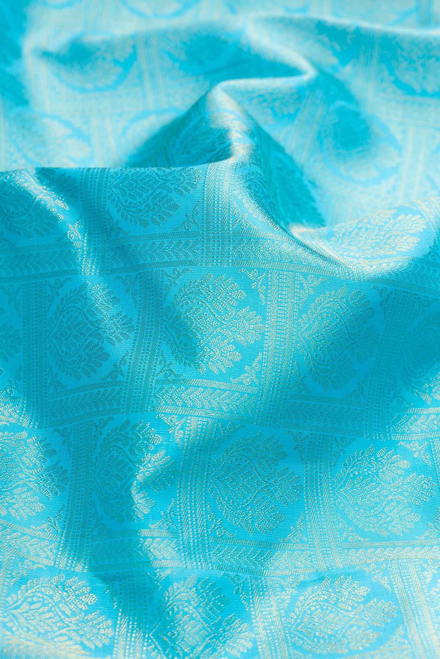 Pure Silk Pure Zari Sky Blue Dual Tone Kanjivaram Saree - Image 2