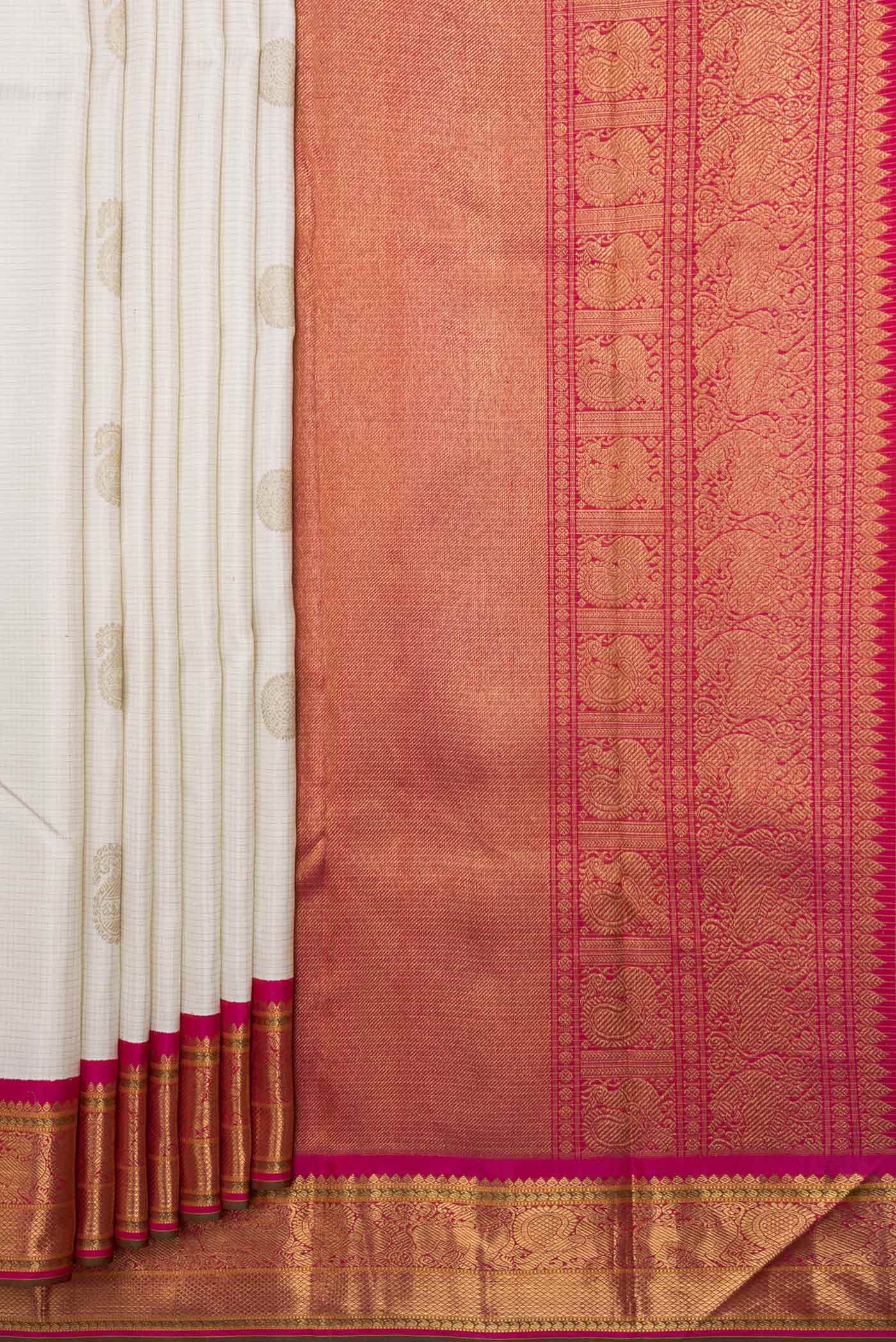Pure Silk Pure Zari White Dual Tone Kanjivaram Saree - Image 4