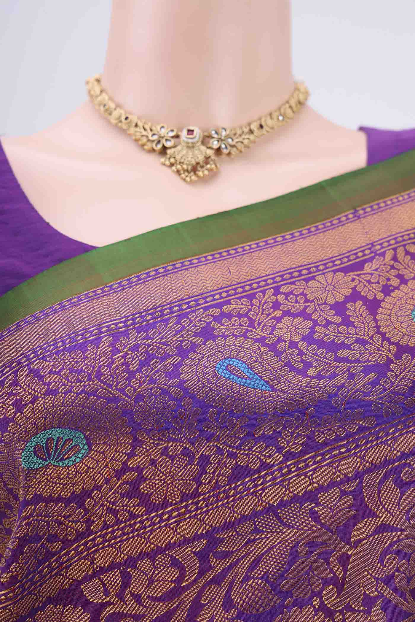 Purple Gadwal Silk Saree - Image 2