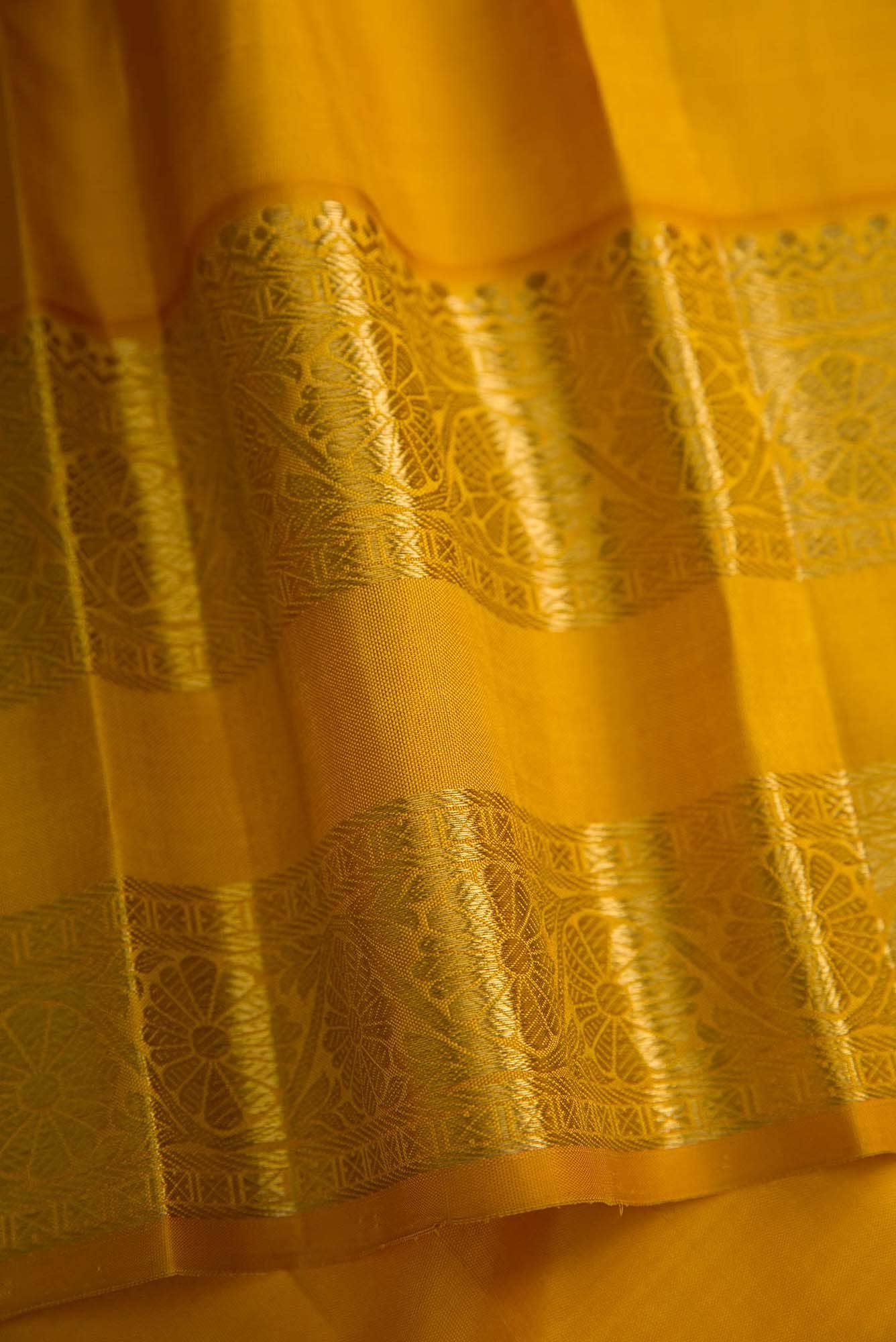 Pure Silk Pure Zari Magenta Kanjivaram Saree - Image 6
