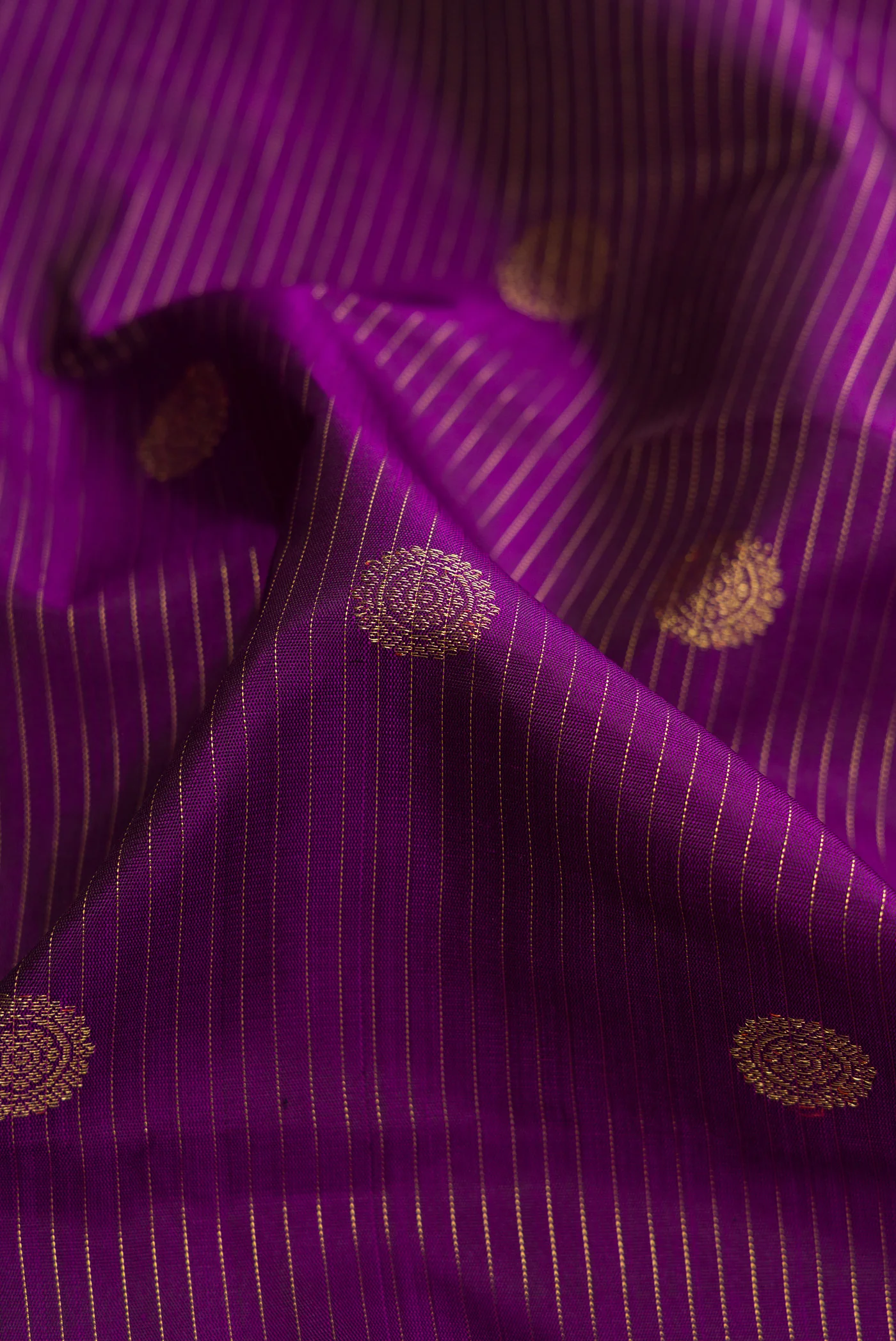 Pure Silk Pure Zari Purple Kanchipuram Saree - Image 2