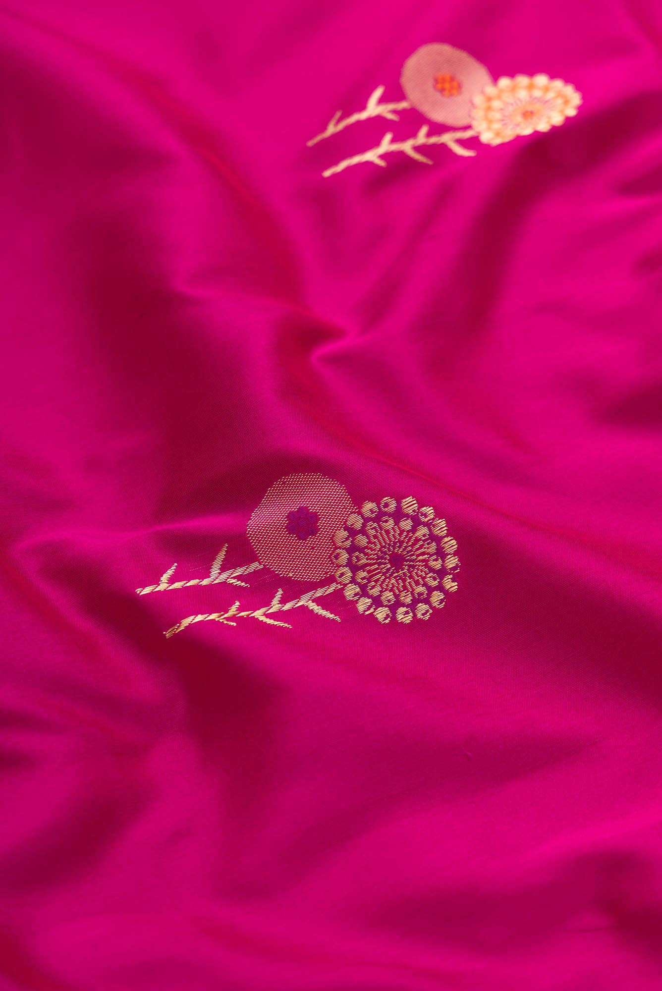 Pure Silk Pure Zari Rani Pink Dual Tone Banarasi Saree - Image 3