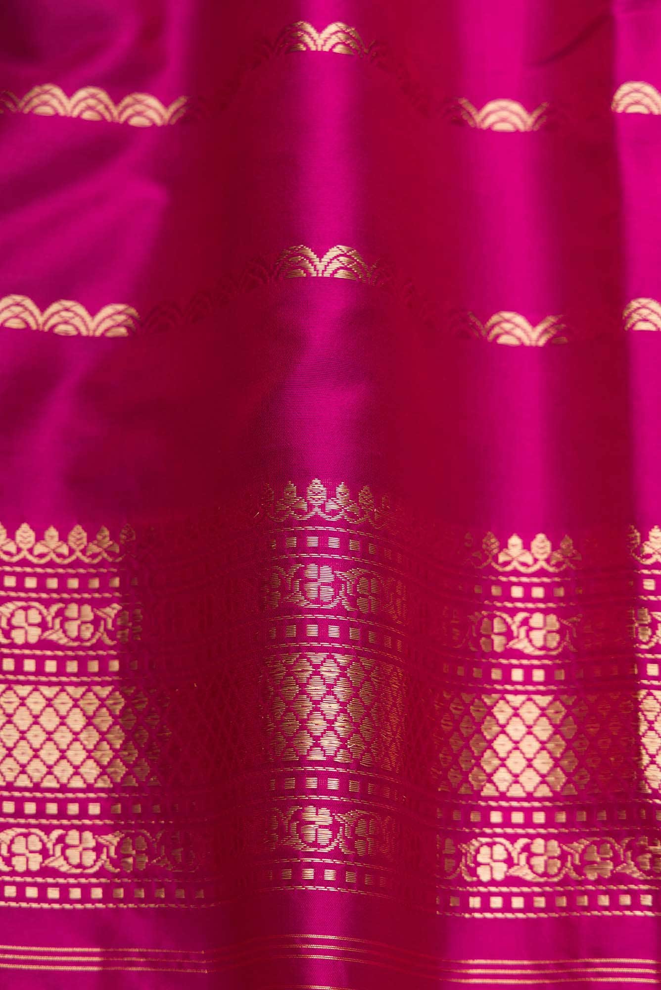 Pure Silk Pure Zari Rani Pink Dual Tone Banarasi Saree - Image 6