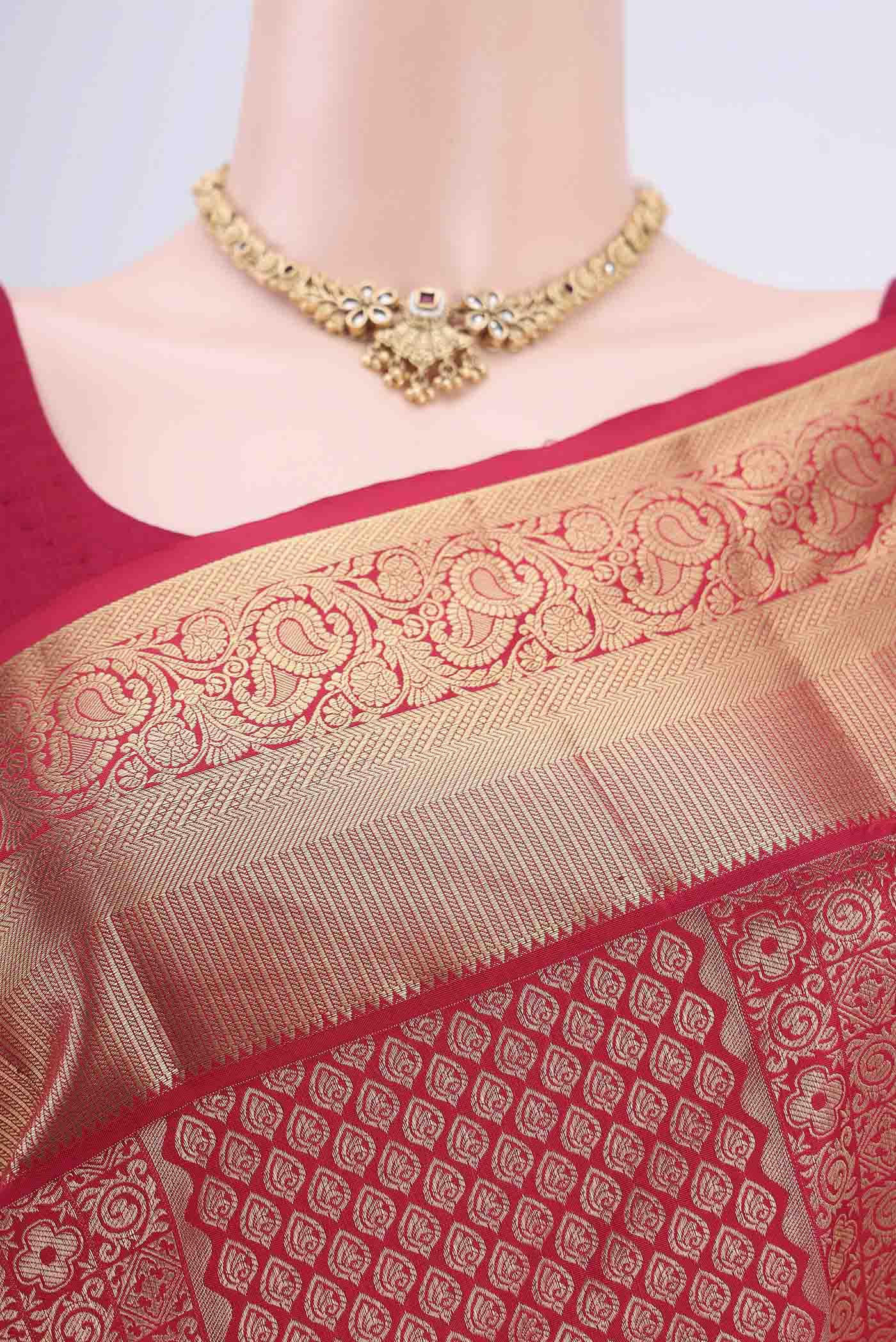 Red Bangalore Silk Saree - Image 2