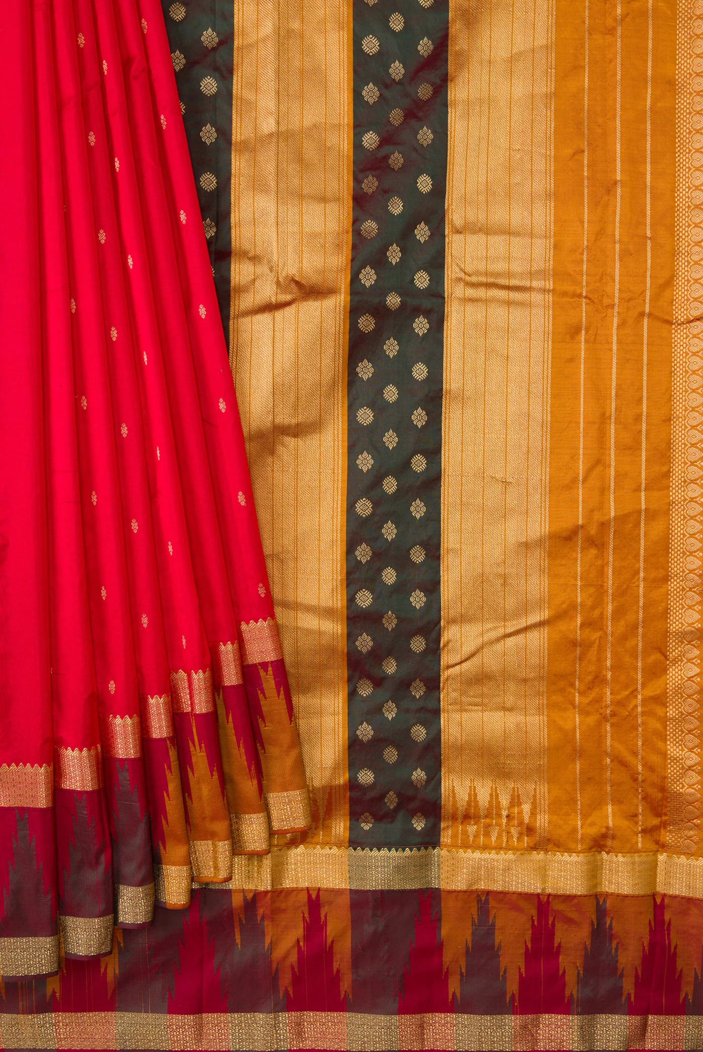 Red Bangalore Silk Saree - Image 4