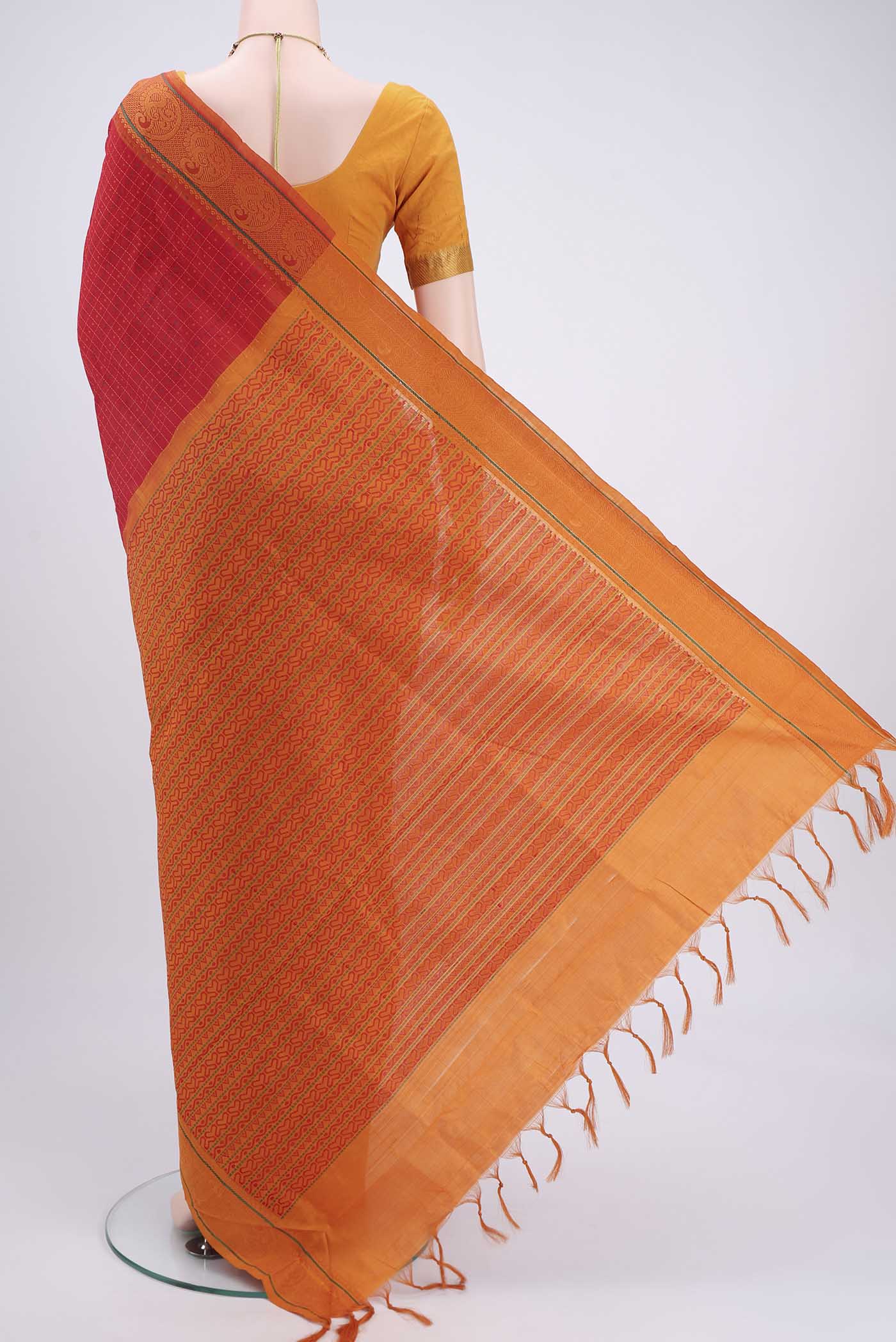 Red Blended Poly Cotton Saree - Image 3
