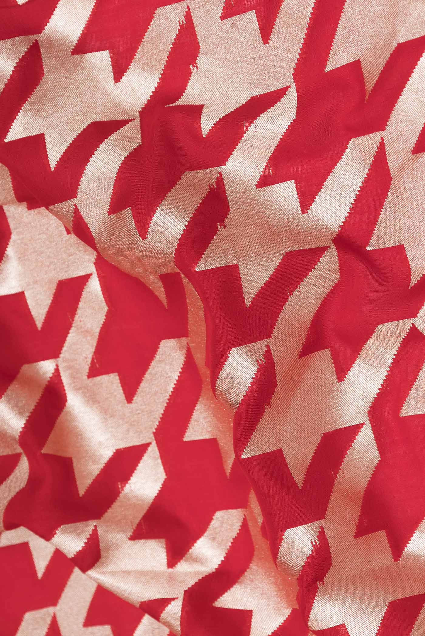 Red Dual Tone Banarasi Silk Saree - Image 2