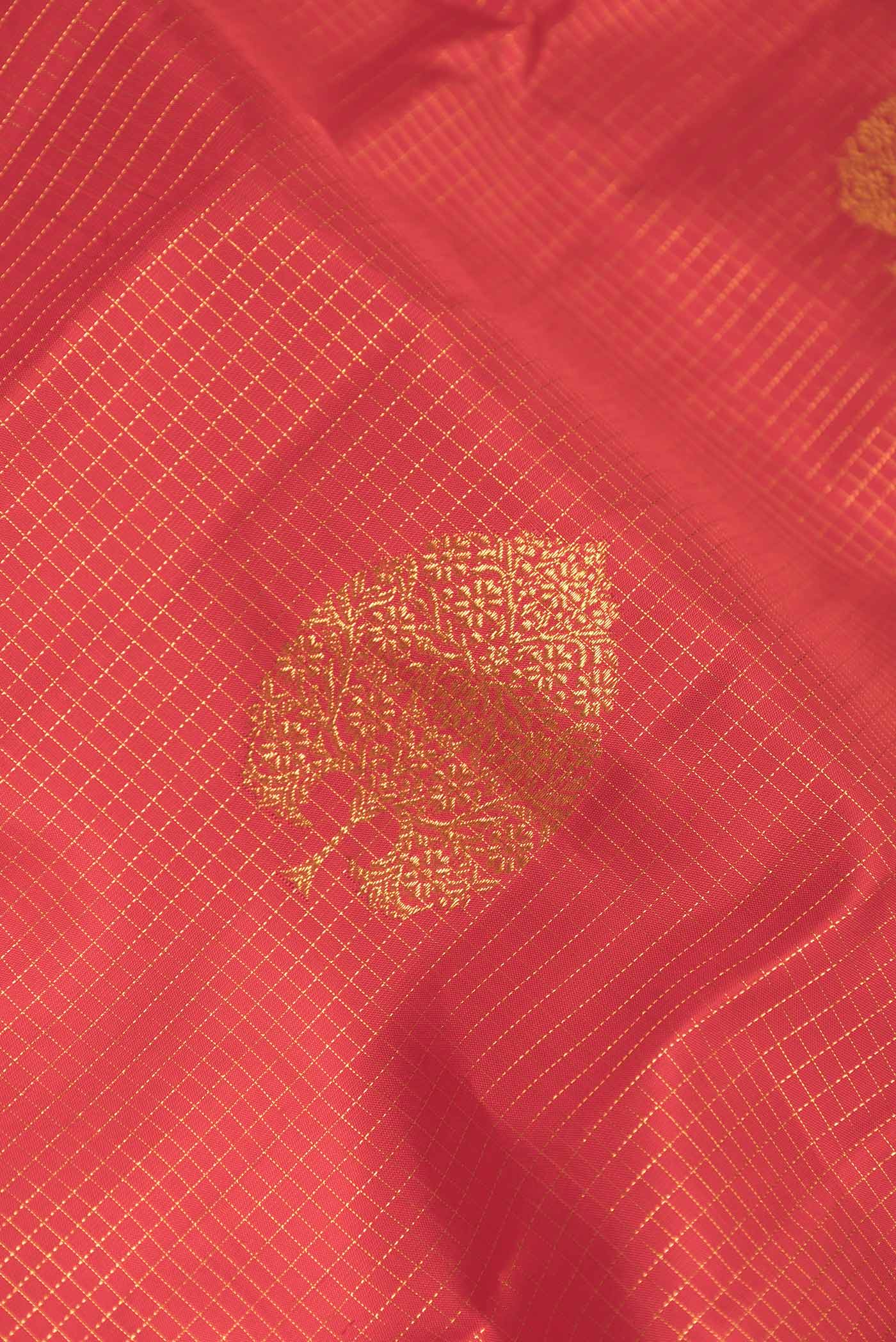 Red Dual Tone Kanchipuram Silk Saree - Image 2