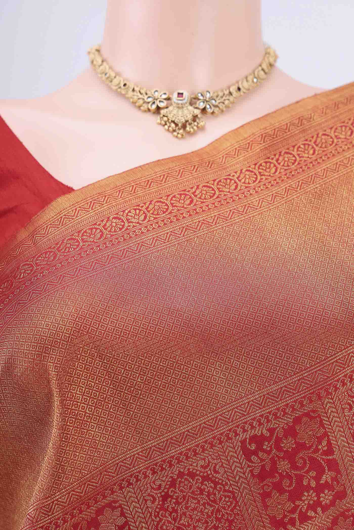 Red Dual Tone Kanjivaram Saree - Image 2