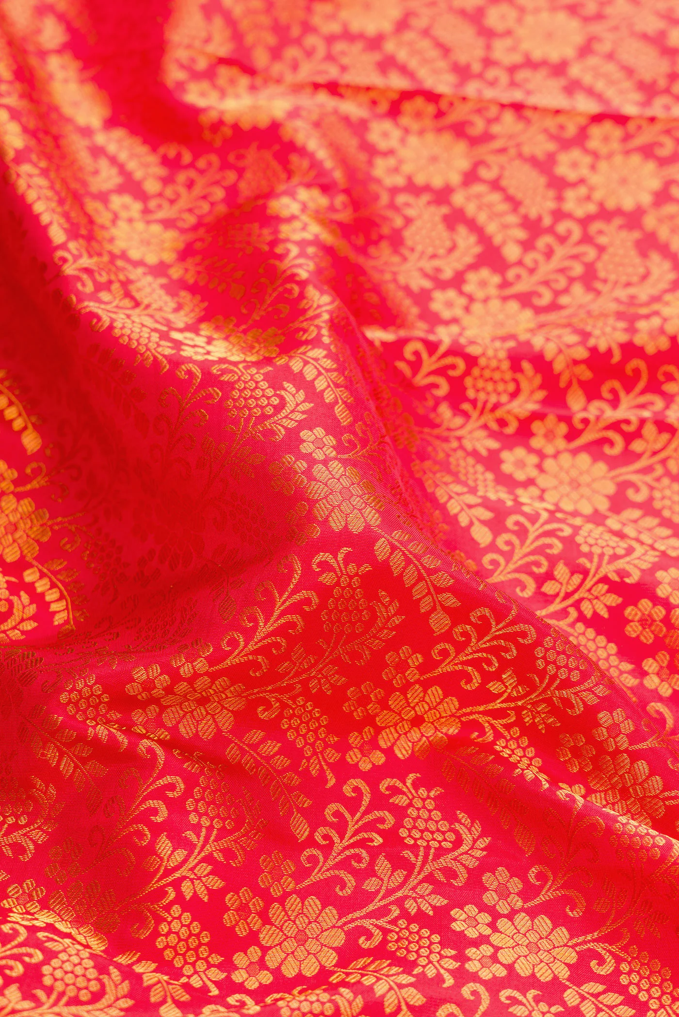 Pink with Red Color Kanjivaram Silk Saree - Image 2