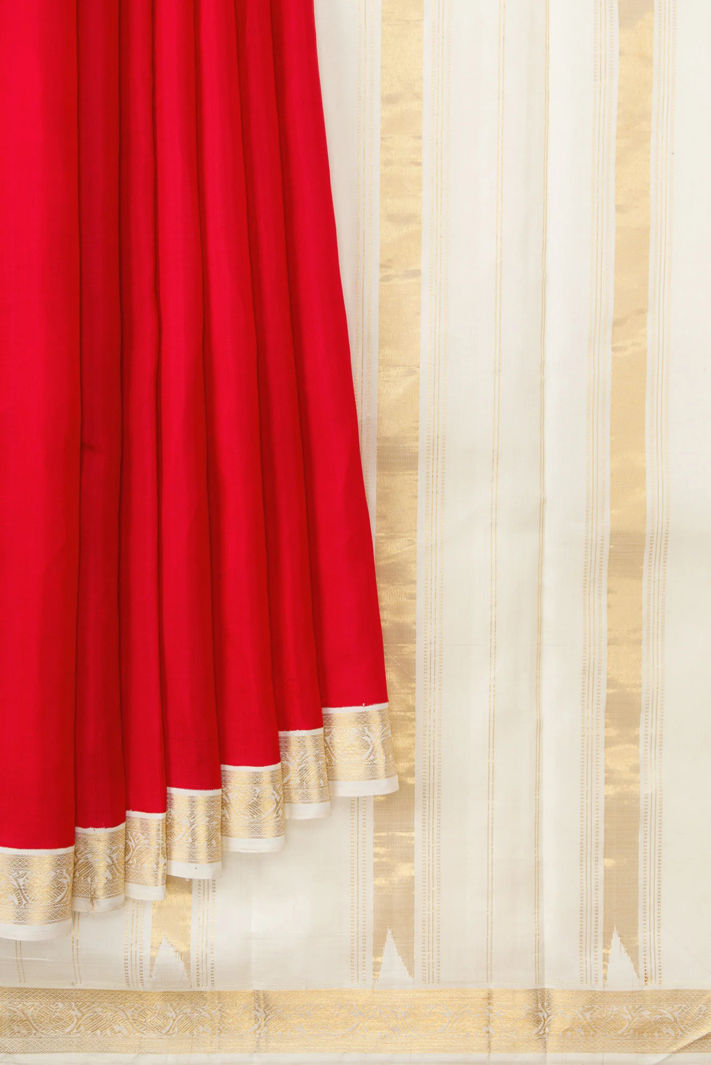 Pure Silk Pure Zari Red Kanjivaram Saree - Image 4