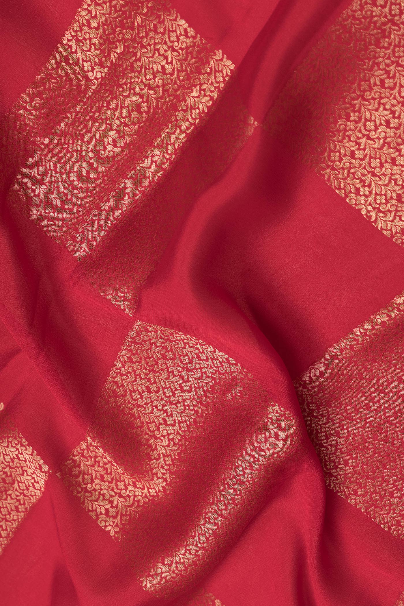 Red Mysore Crepe Saree - Image 2