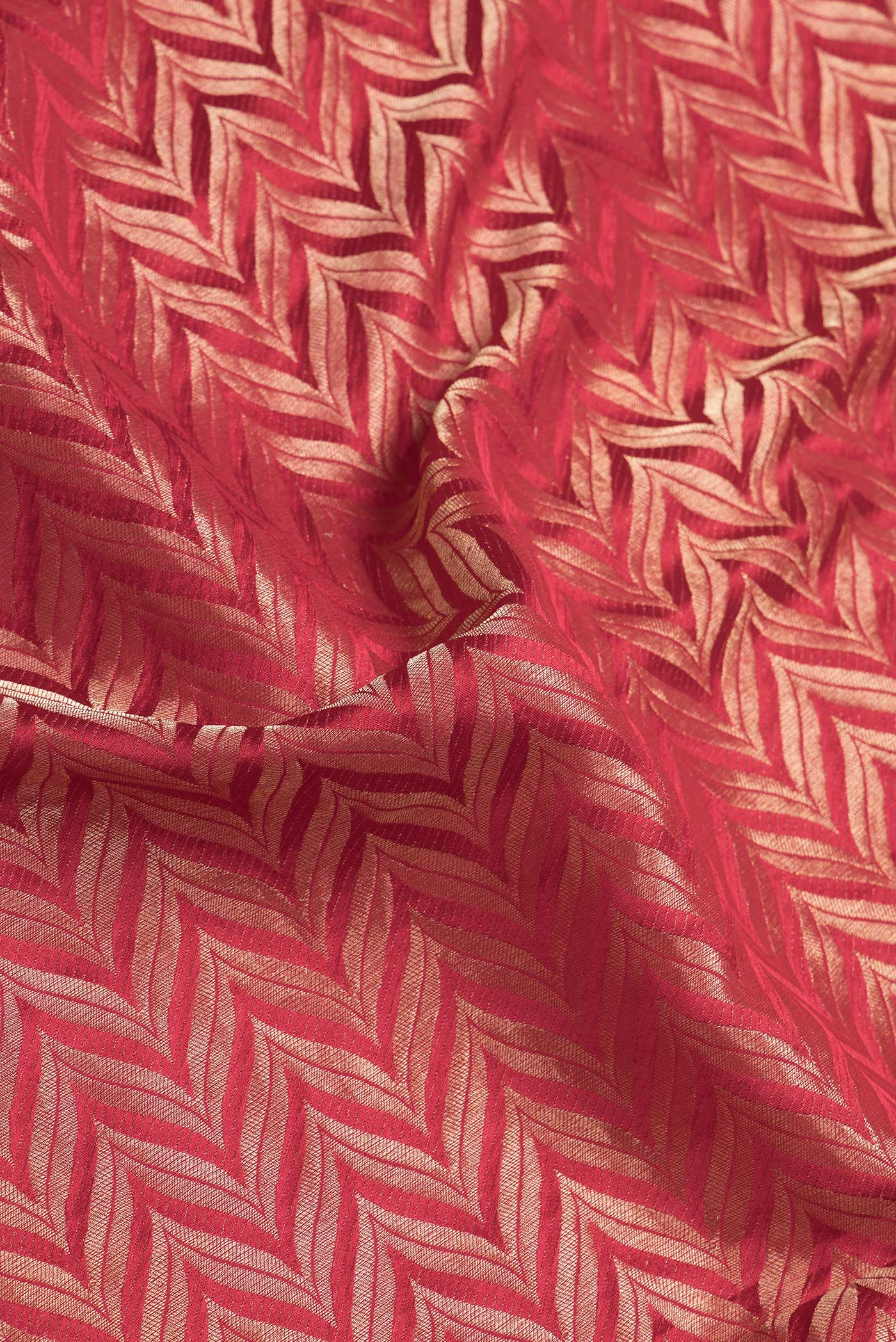 Red Mysore Crepe Saree - Image 2