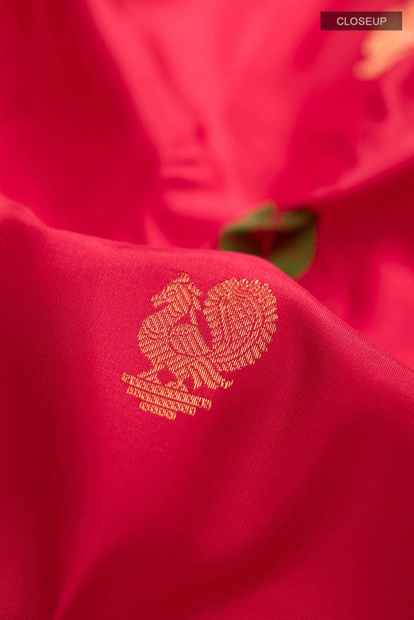 Red Gadwal Silk Saree - Image 3