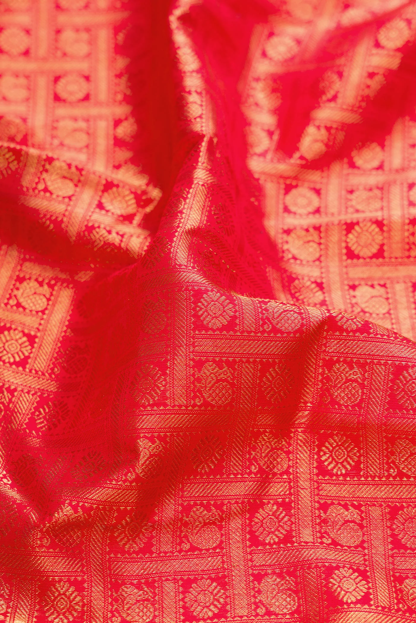 Pure Silk Pure Zari Red Kanjivaram Saree - Image 2