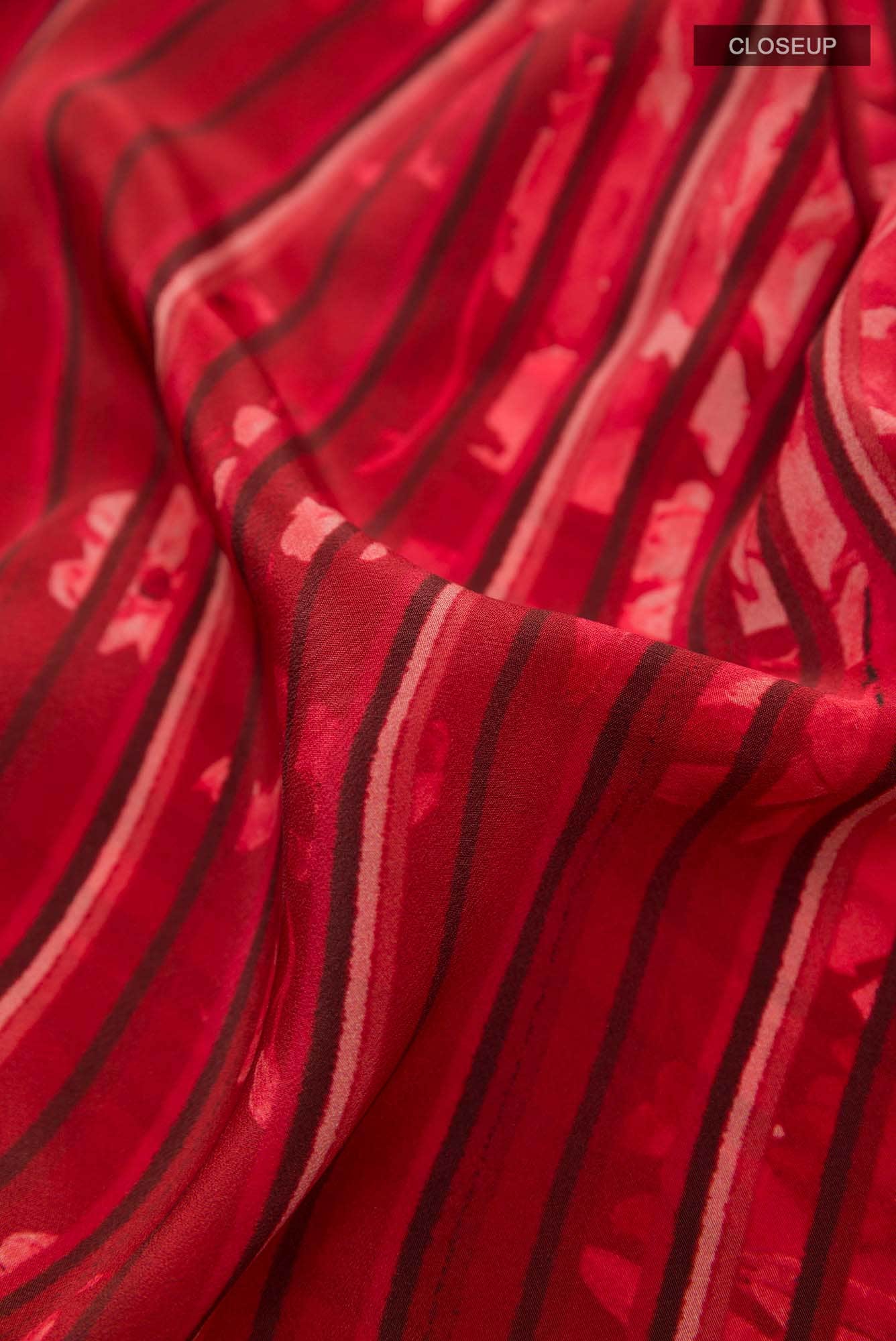 Red Mysore Crepe Saree - Image 2