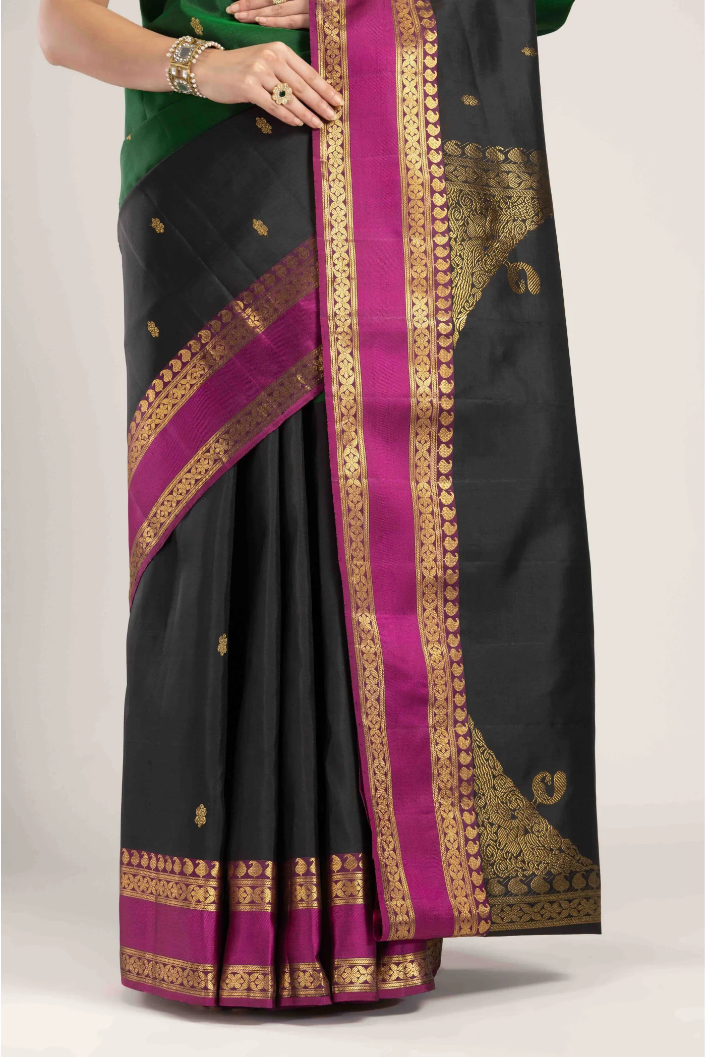 Rudraksha- Black with Green Half and Half Kanchipuram Silk Saree - Image 7
