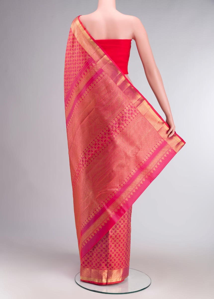 Rudrani-Pink with Orange Dual Tone Kanchipuram Silk Saree - Image 4
