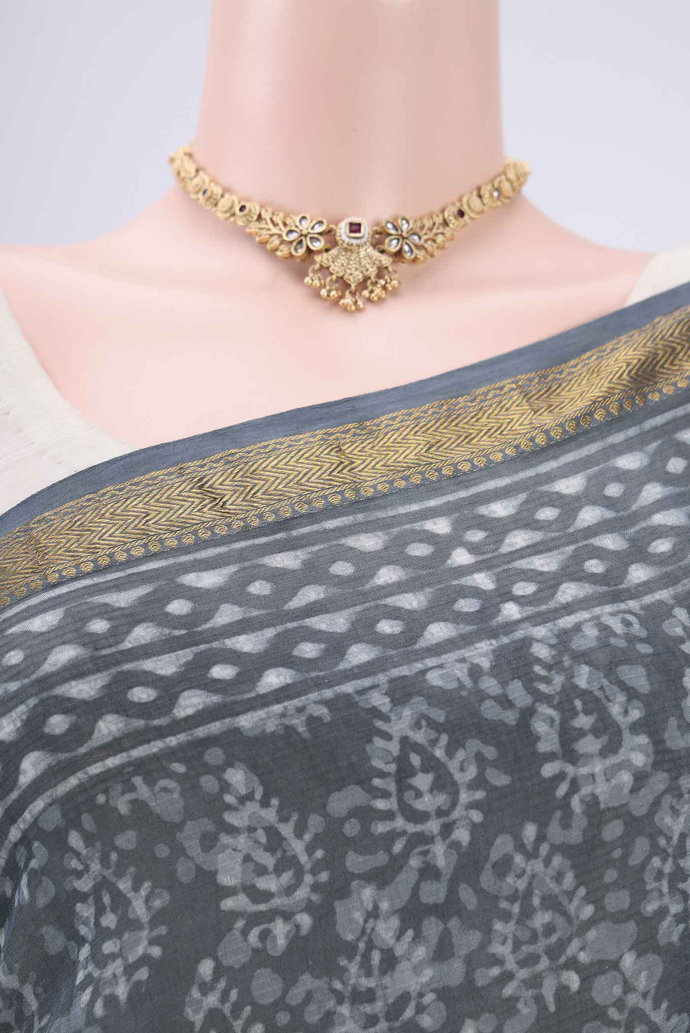 Grey Maheshwari Silk Cotton Saree - Image 2