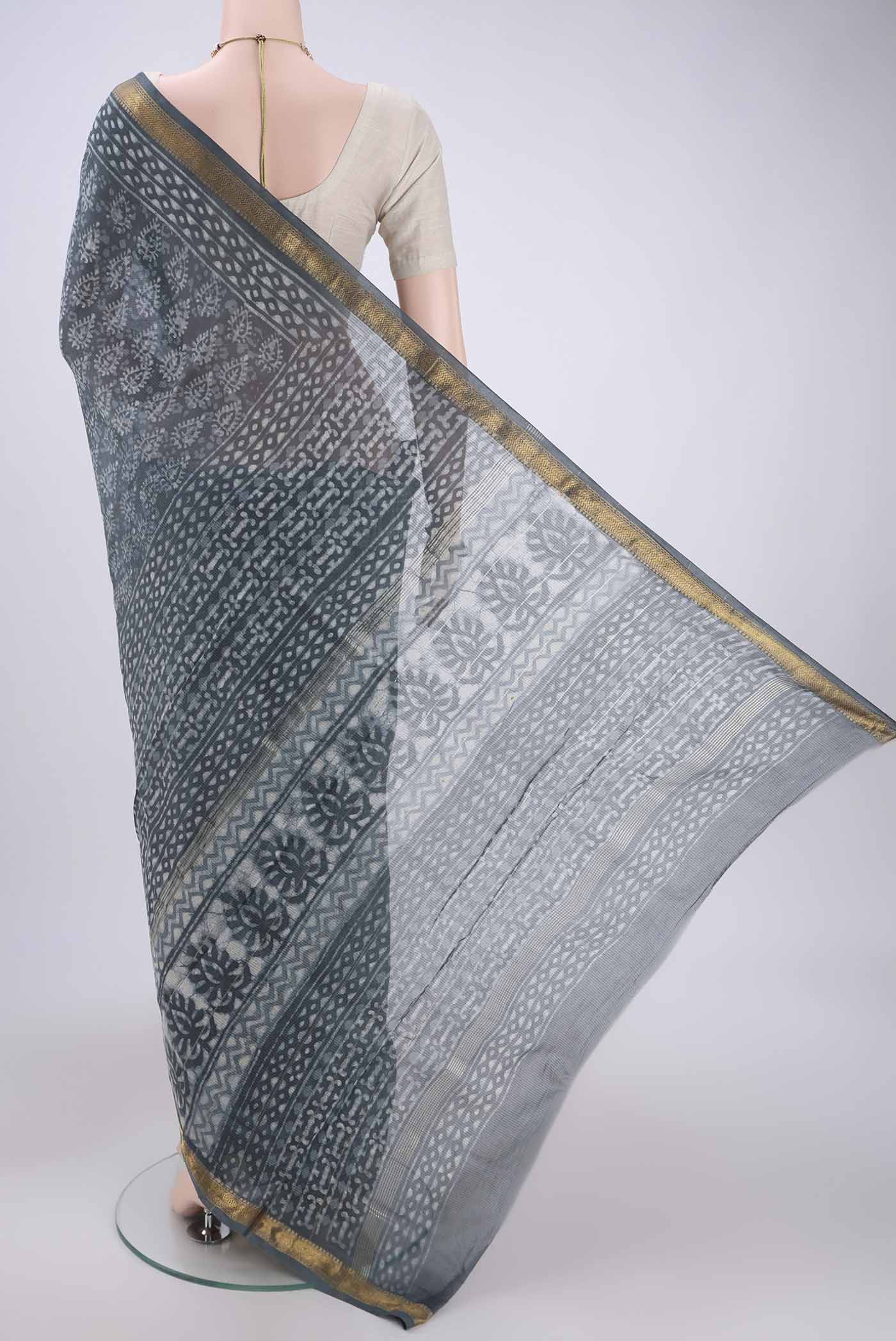 Grey Maheshwari Silk Cotton Saree - Image 3