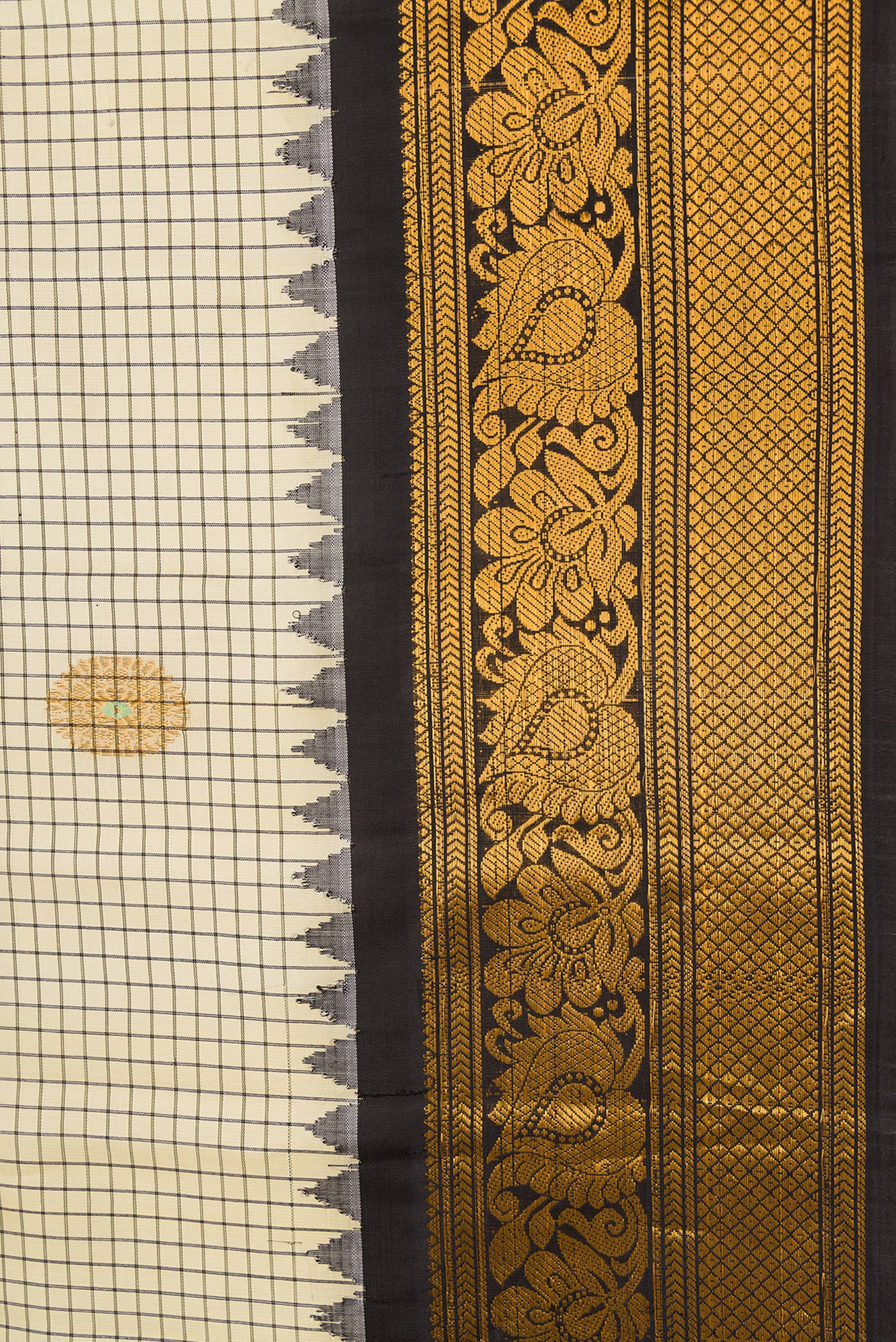 Cream Gadwal Silk Saree - Image 3