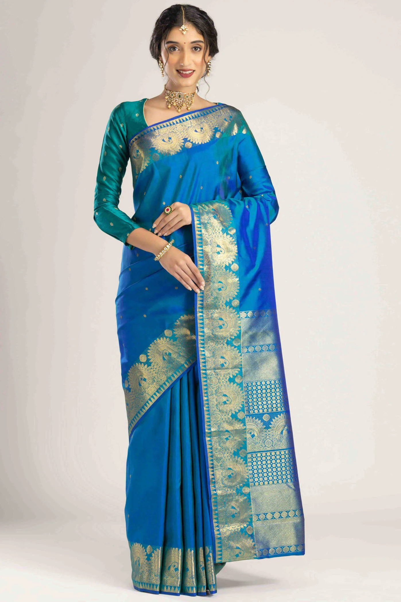 Sandhya-Blue with Green Dual Tone Kanchipuram Silk Saree - Image 2