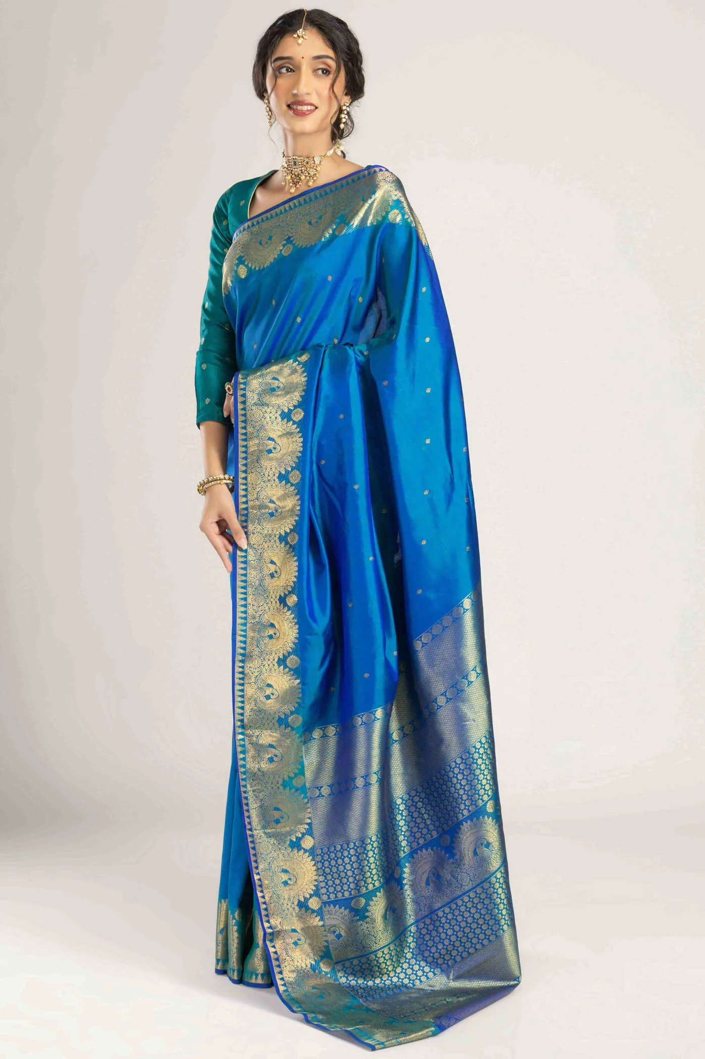 Sandhya-Blue with Green Dual Tone Kanchipuram Silk Saree - Image 3