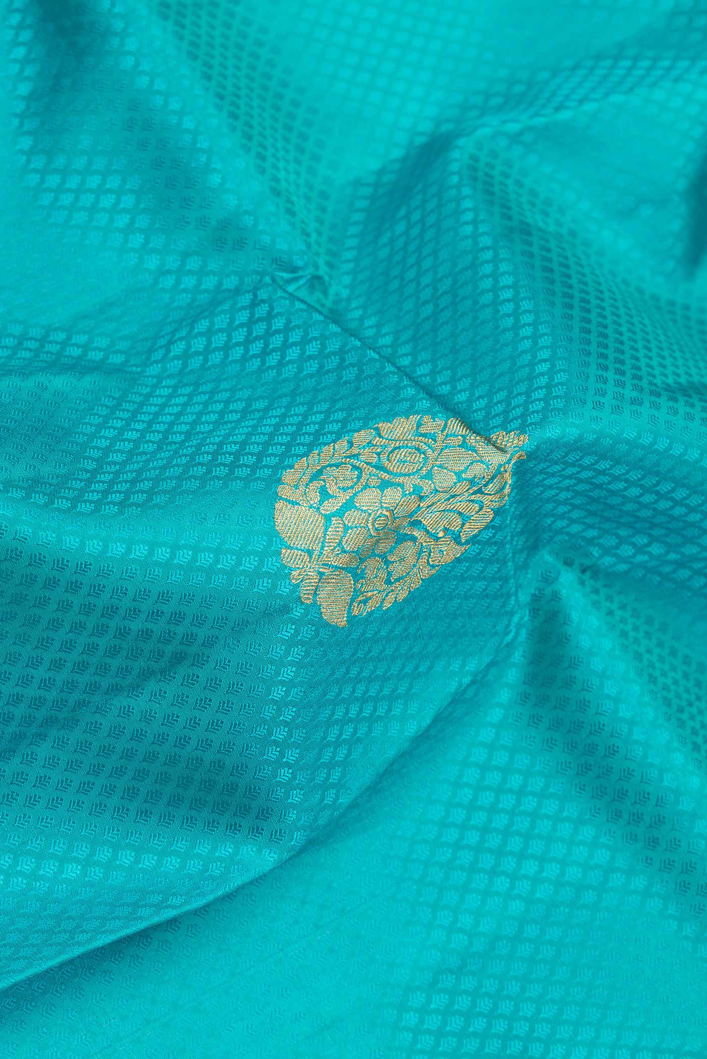 Sea Green Dual Tone Kanjivaram Silk Saree - Image 2