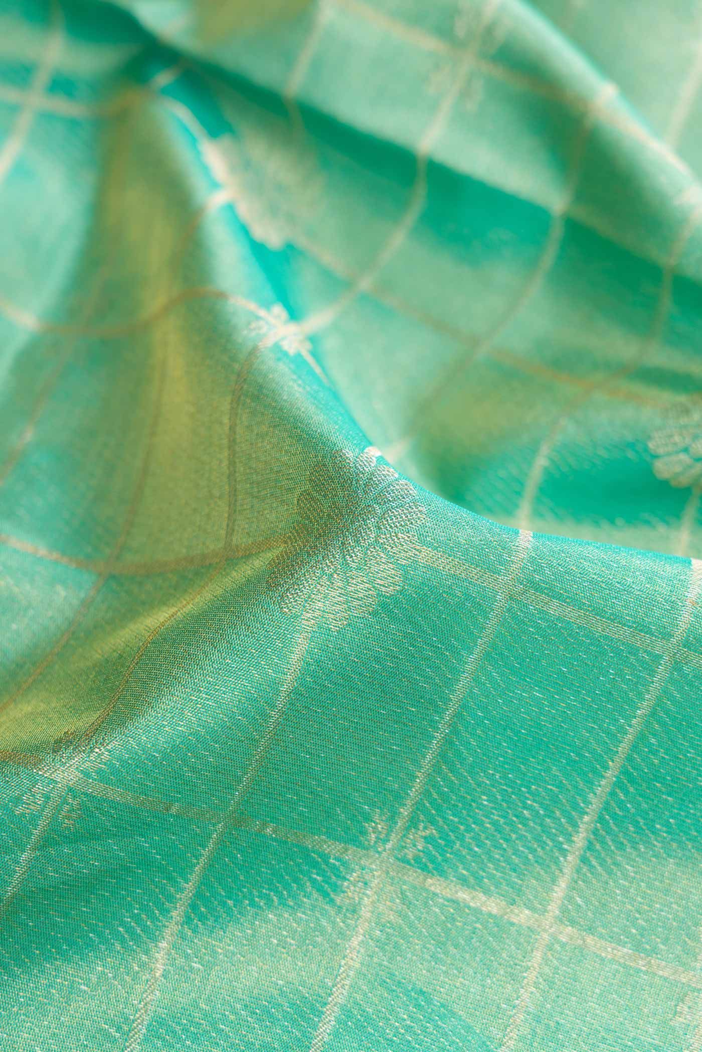 Sea Green Dual Tone Kanjivaram Tissue Silk Saree - Image 2