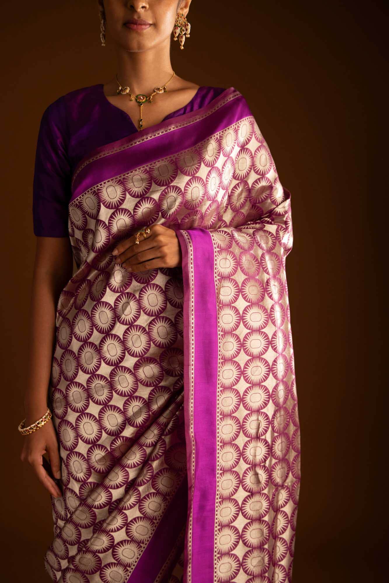 Shimmer Soleil-Magenta Banarasi Silk Saree - Image 3