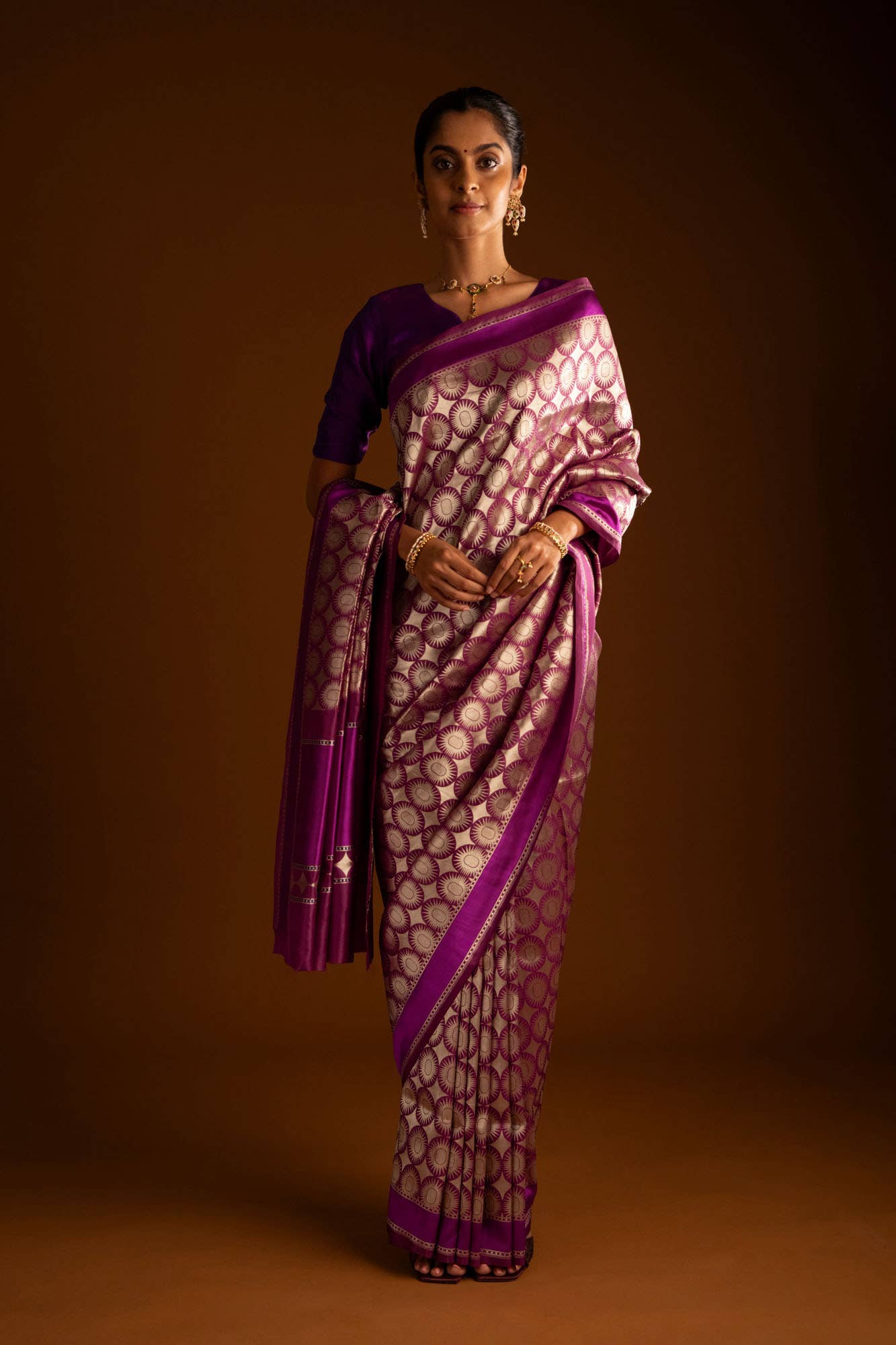 Shimmer Soleil-Magenta Banarasi Silk Saree - Image 5