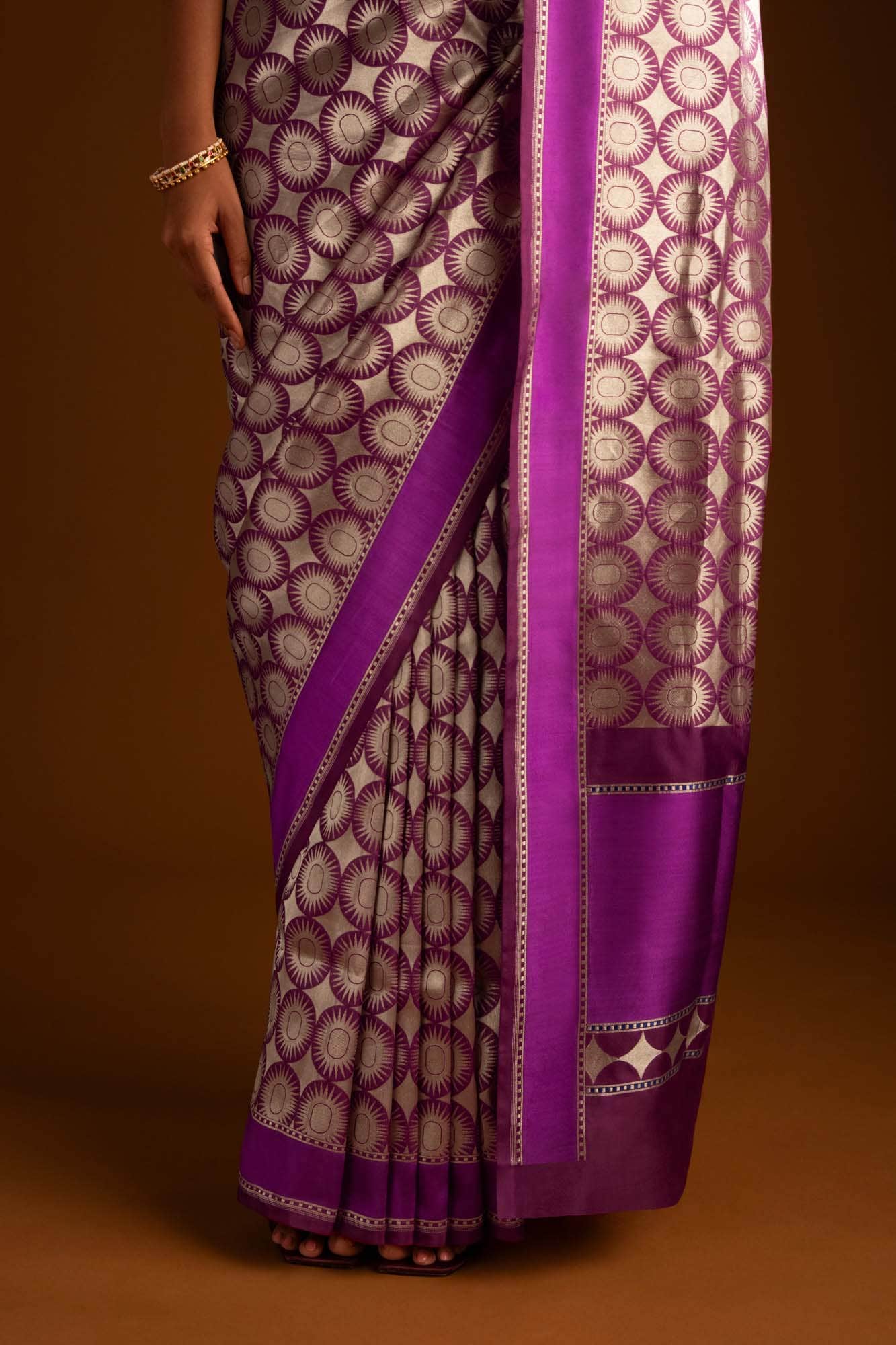 Shimmer Soleil-Magenta Banarasi Silk Saree - Image 7
