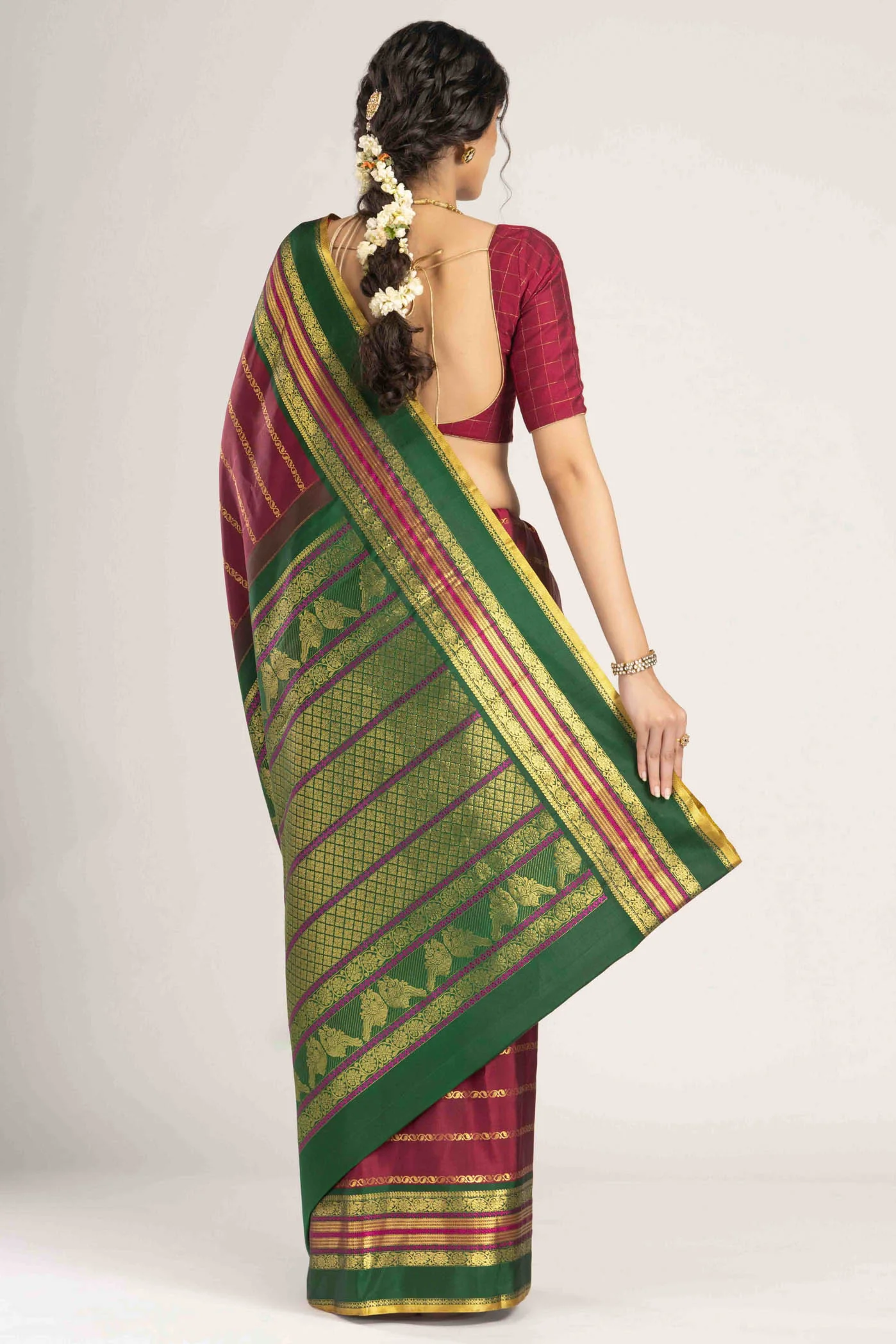 Shobha-Arraku Red Kanchipuram Silk Saree - Image 8