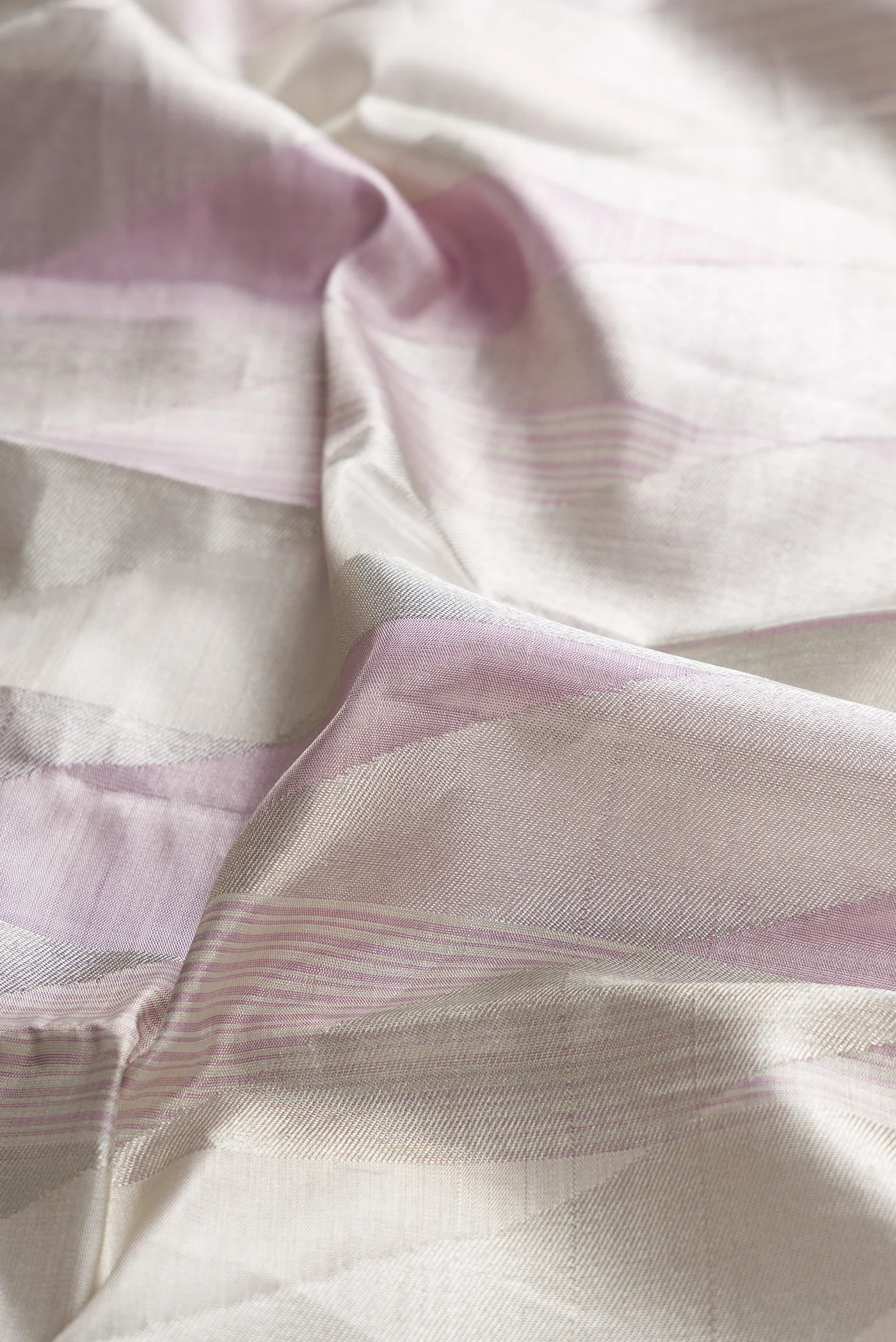 Lavender Dual Tone Kanjivaram Tissue Silk Saree - Image 2