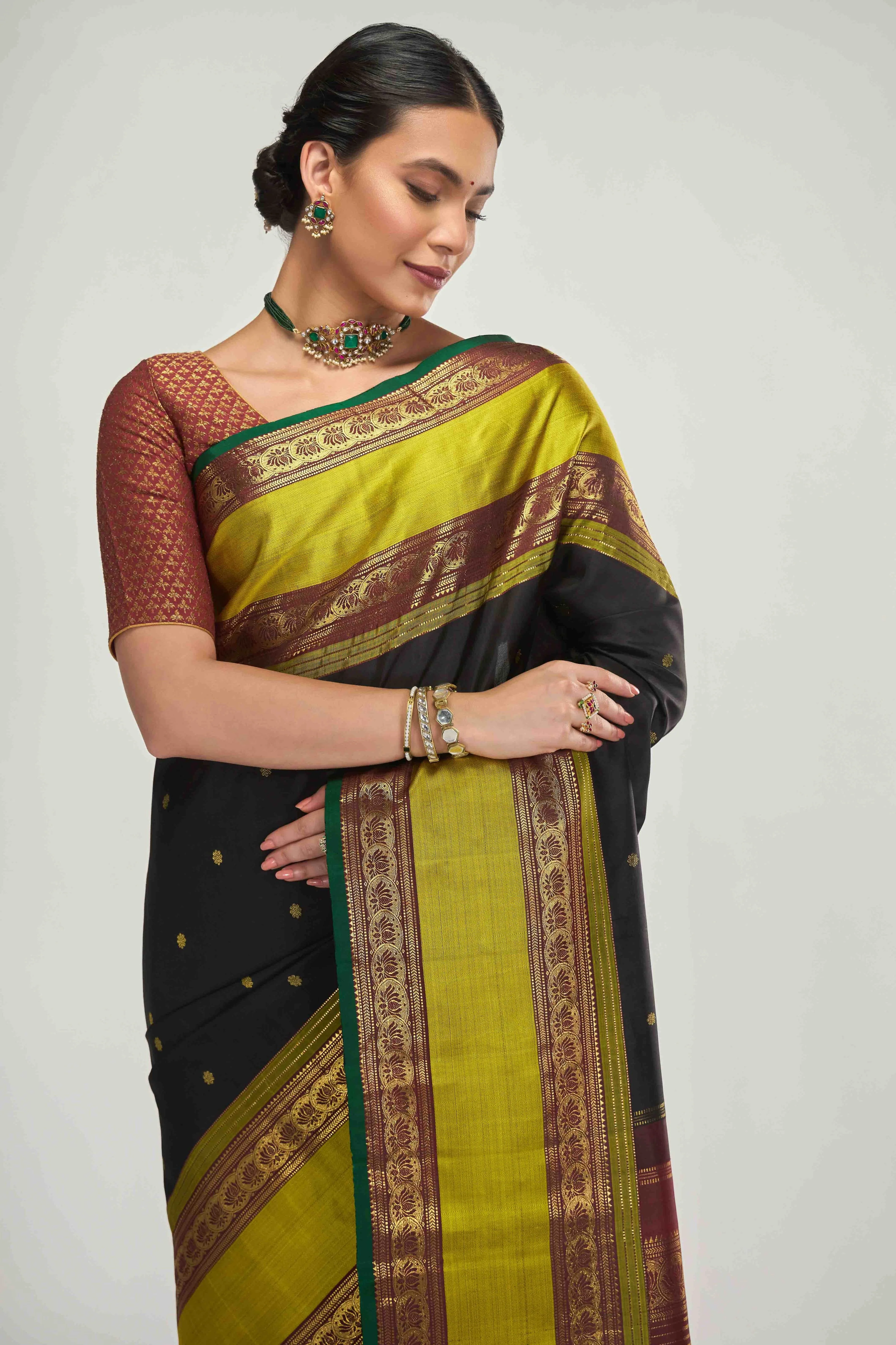 Tamira-Pure Silk Pure Gold Zari Black Kanchipuram Saree - Image 3
