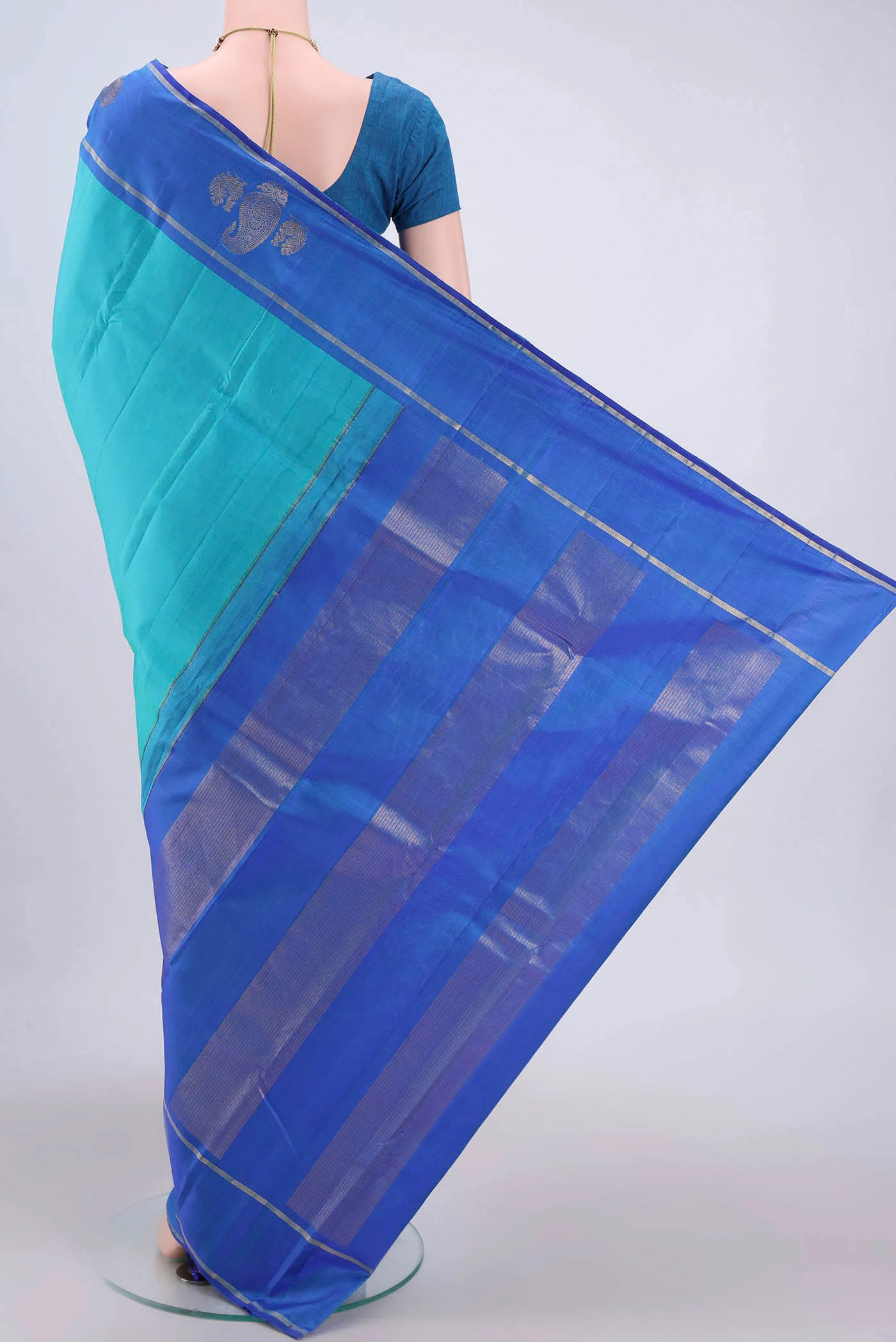 Turquoise Kanchipuram Silk Saree - Image 3