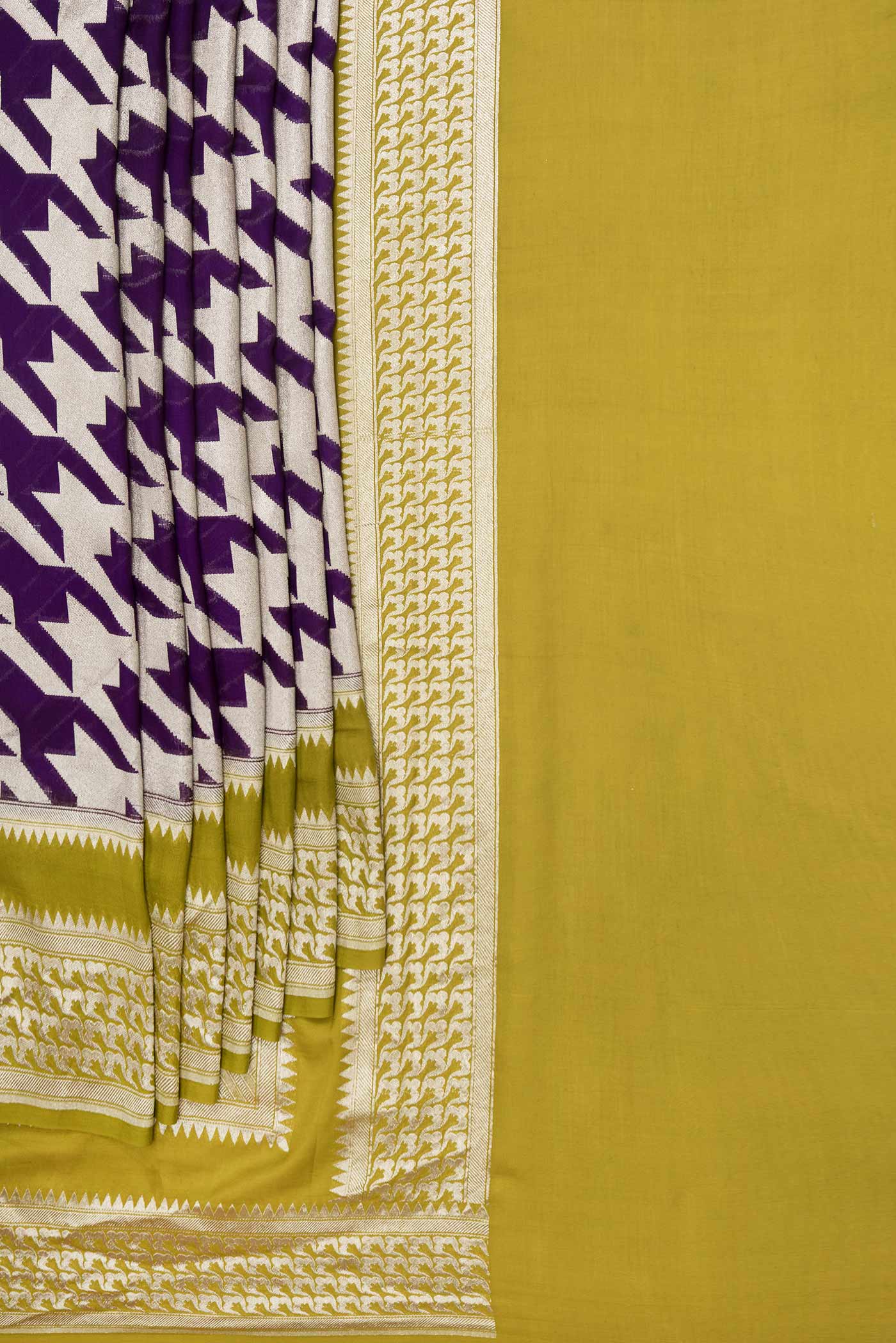 Violet Dual Tone Banarasi Silk Saree - Image 4