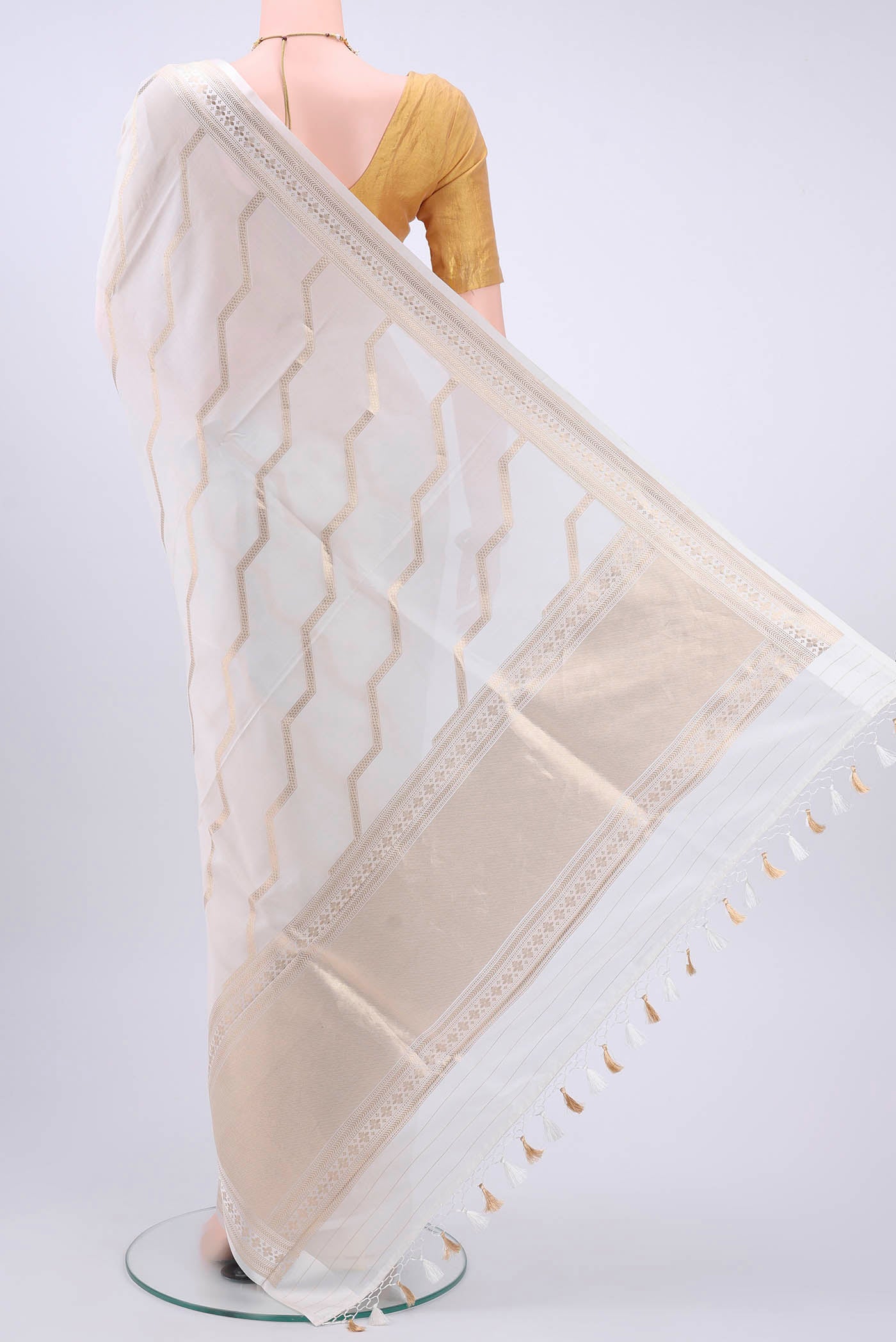 White Dual Tone Banarasi Silk Saree - Image 3