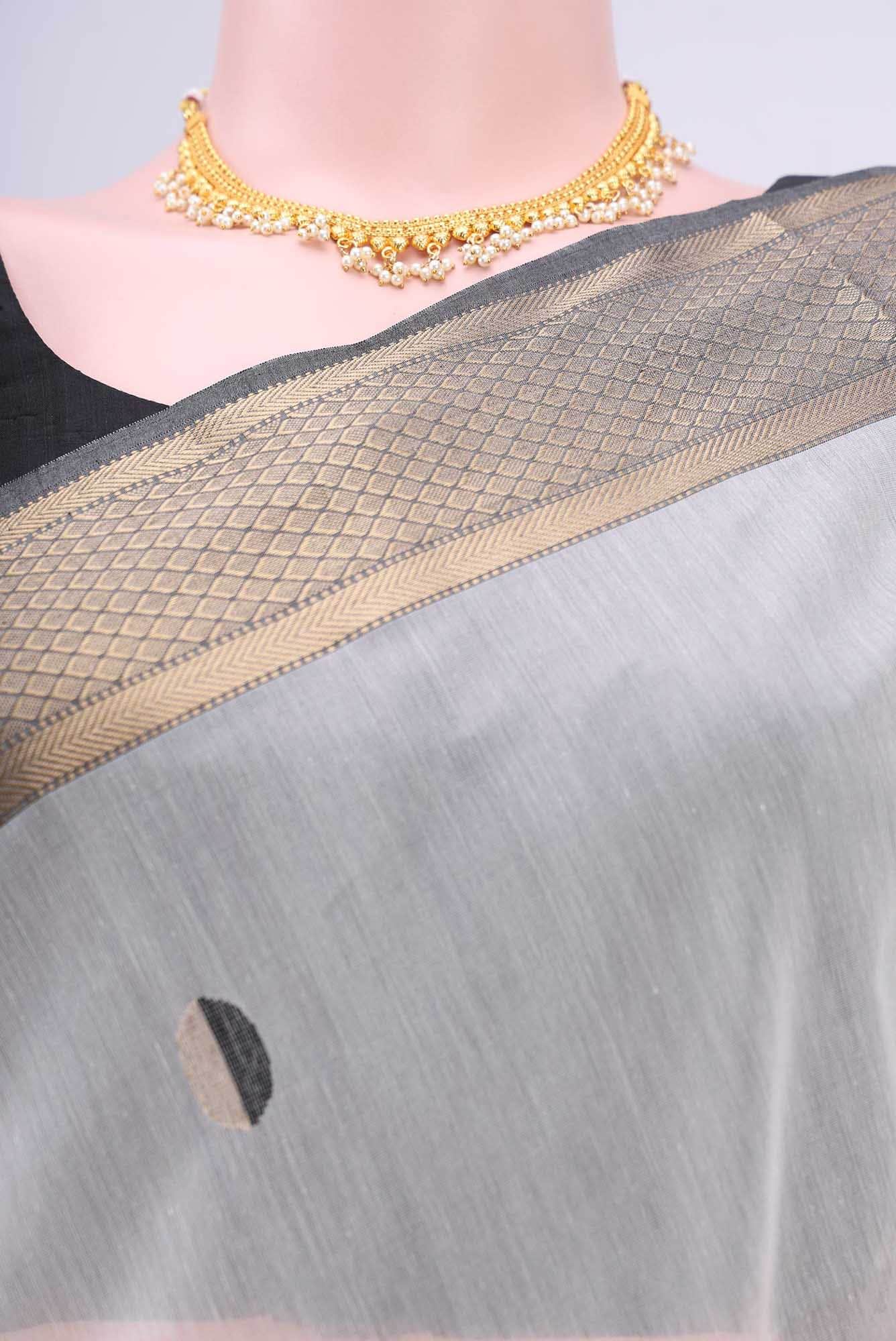 White Dual Tone Maheshwari Silk Cotton Saree - Image 3