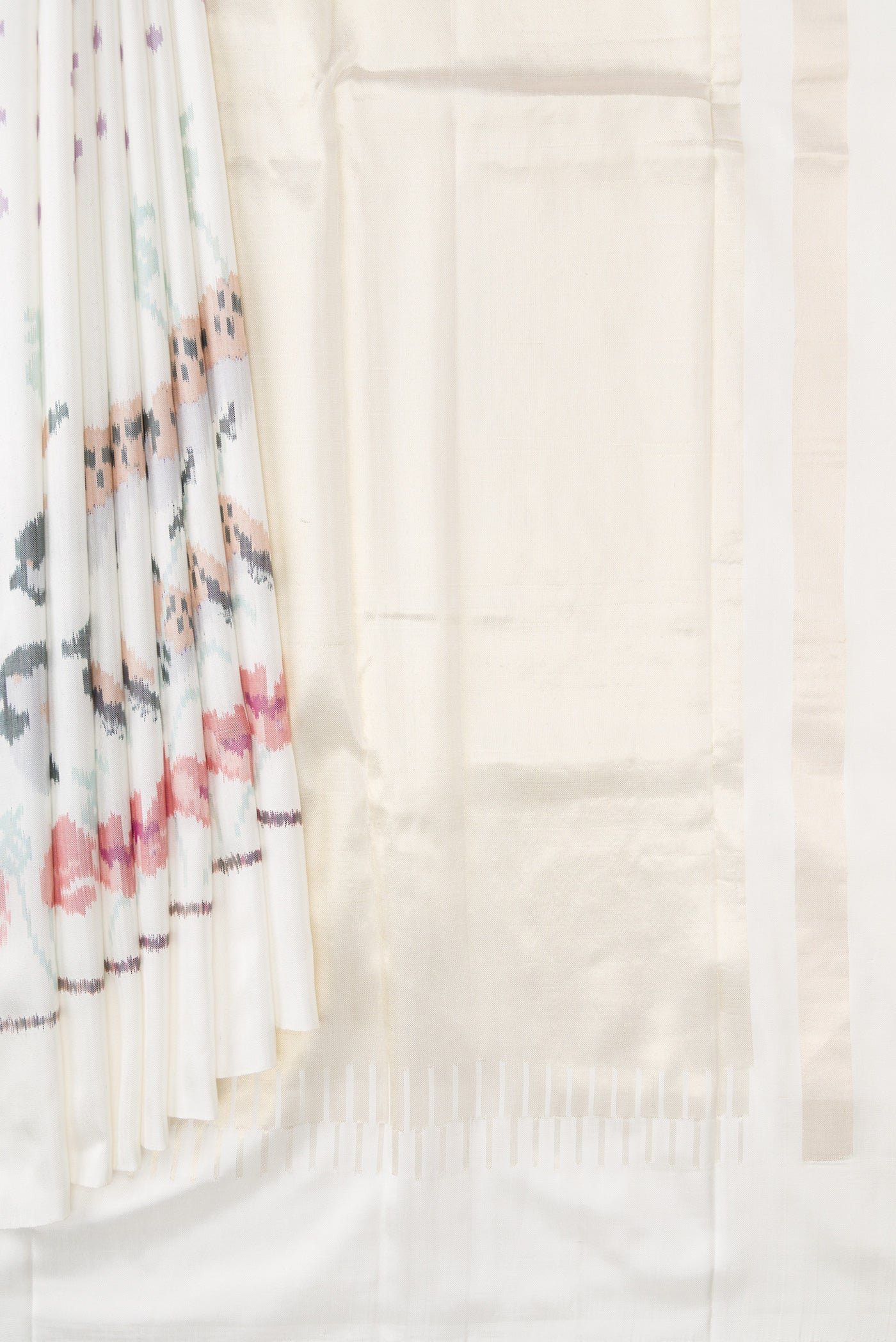 White Rajkot Patola Silk Saree - Image 4