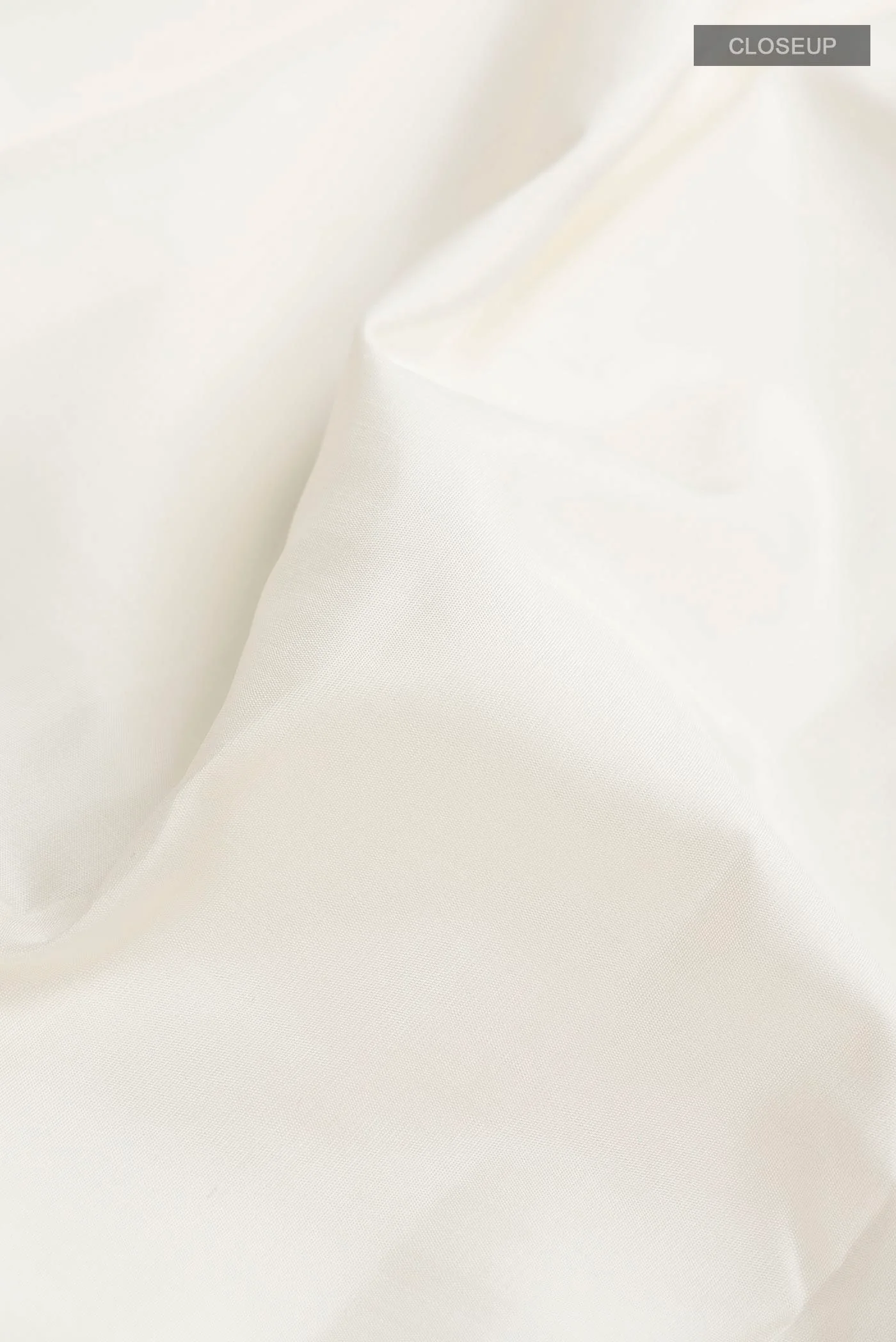 White Kanjivaram Silk Saree - Image 2