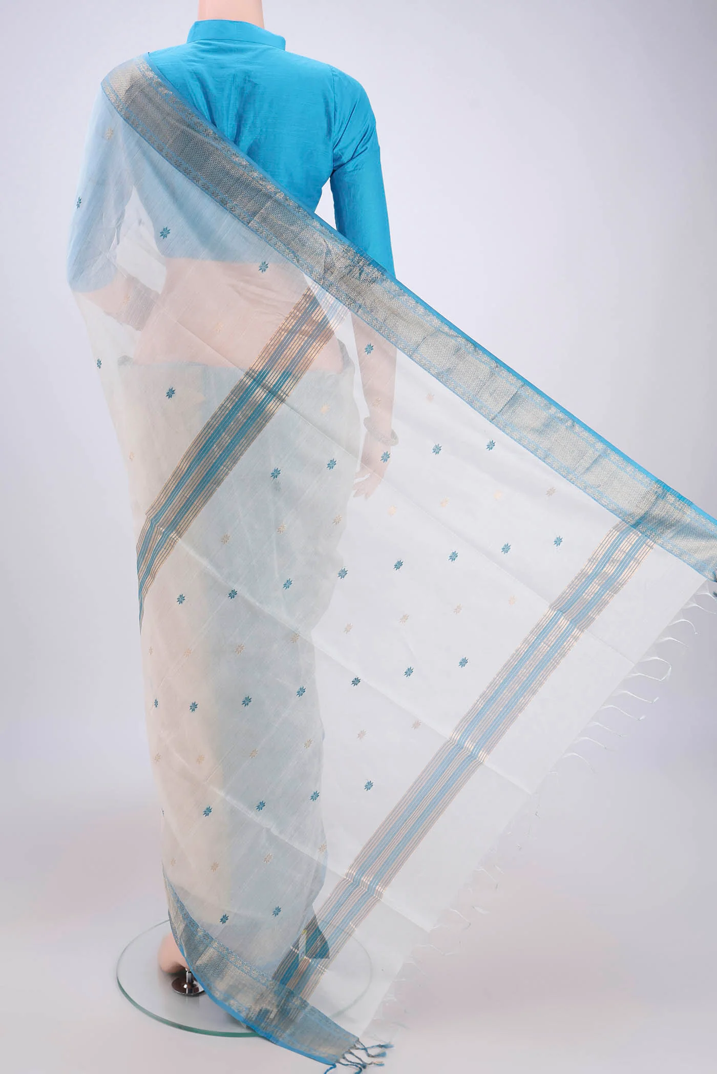 White Maheshwari Silk Cotton Saree - Image 3
