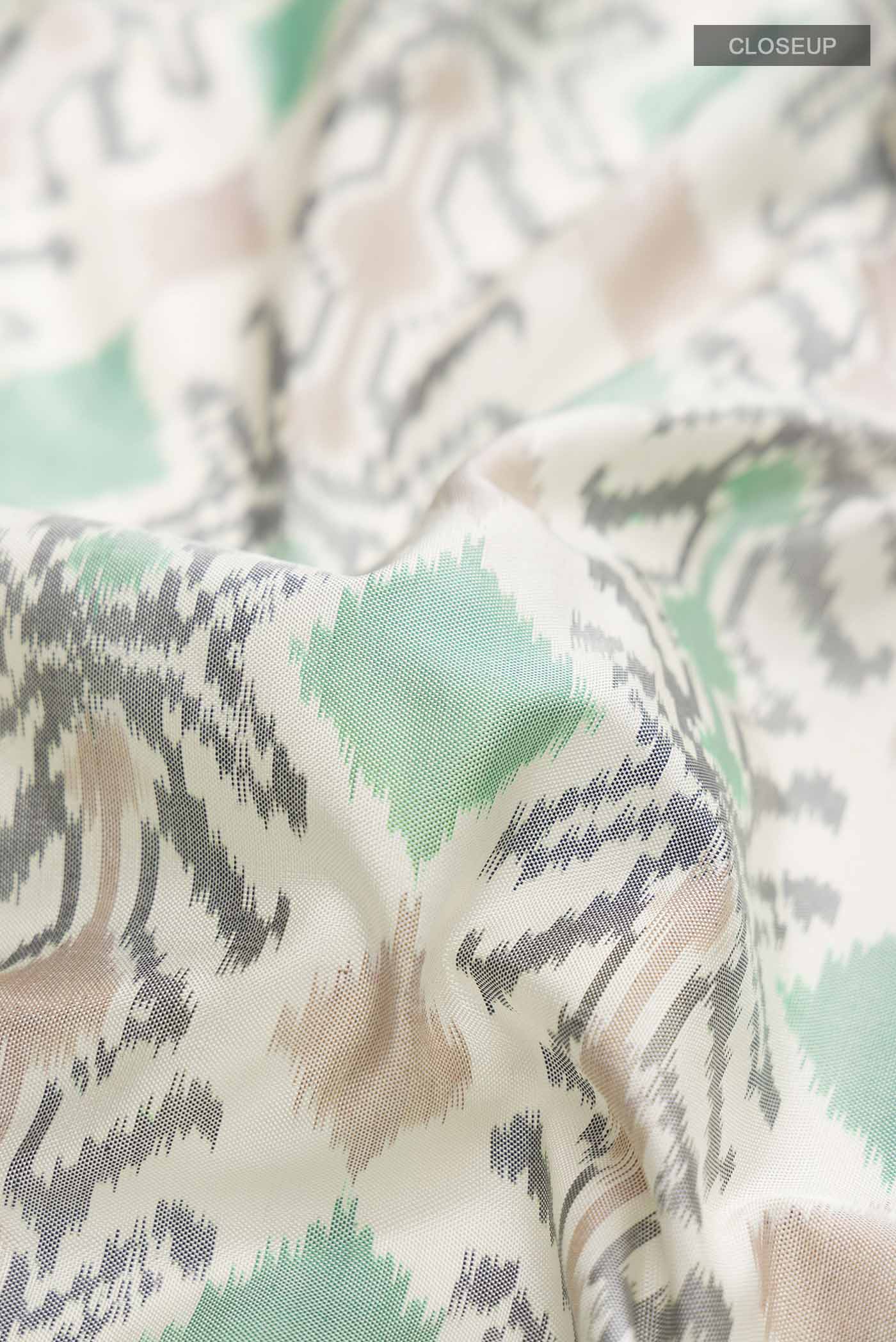White Pochampally Silk Saree - Image 2