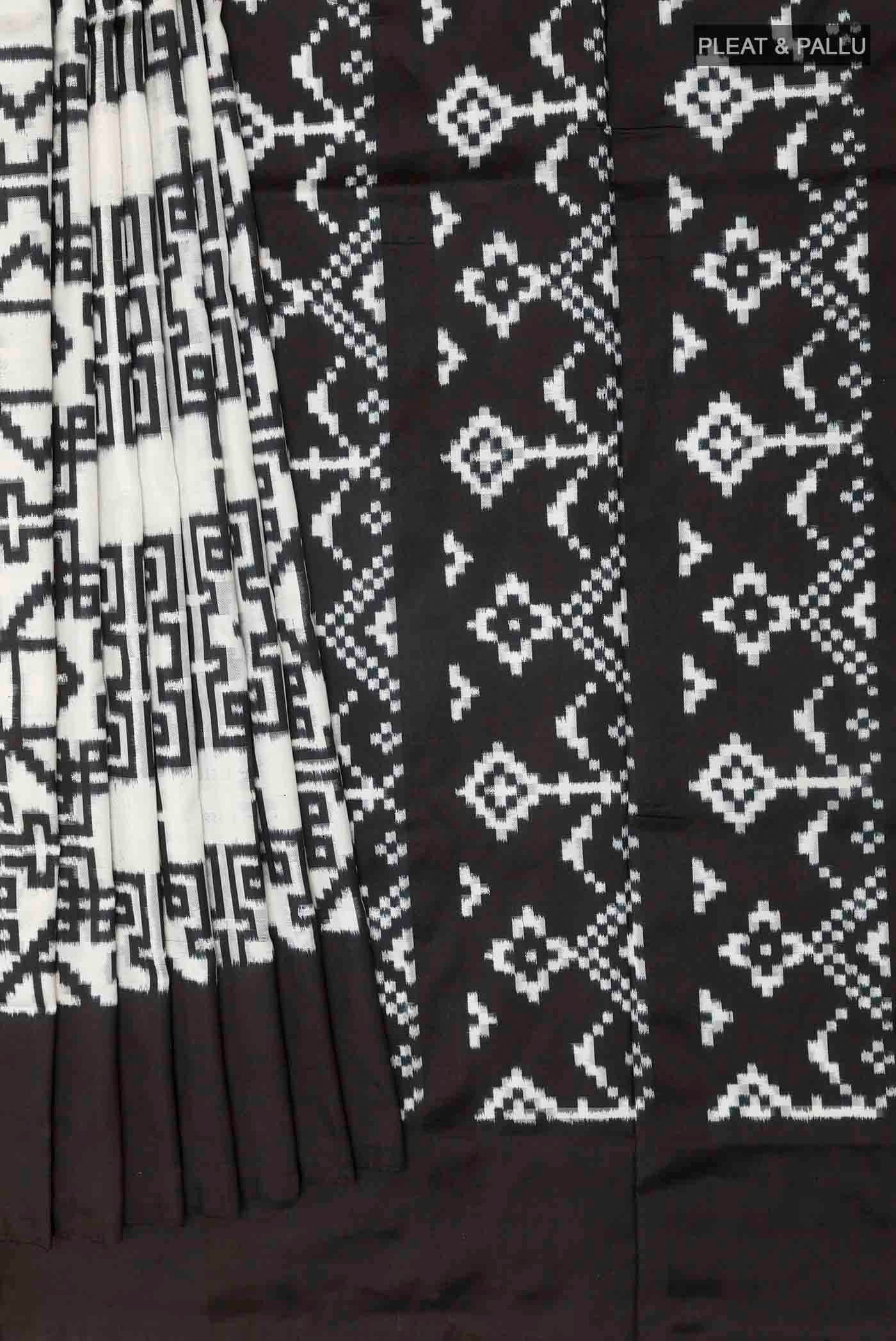 White Pochampally Silk Saree - Image 4