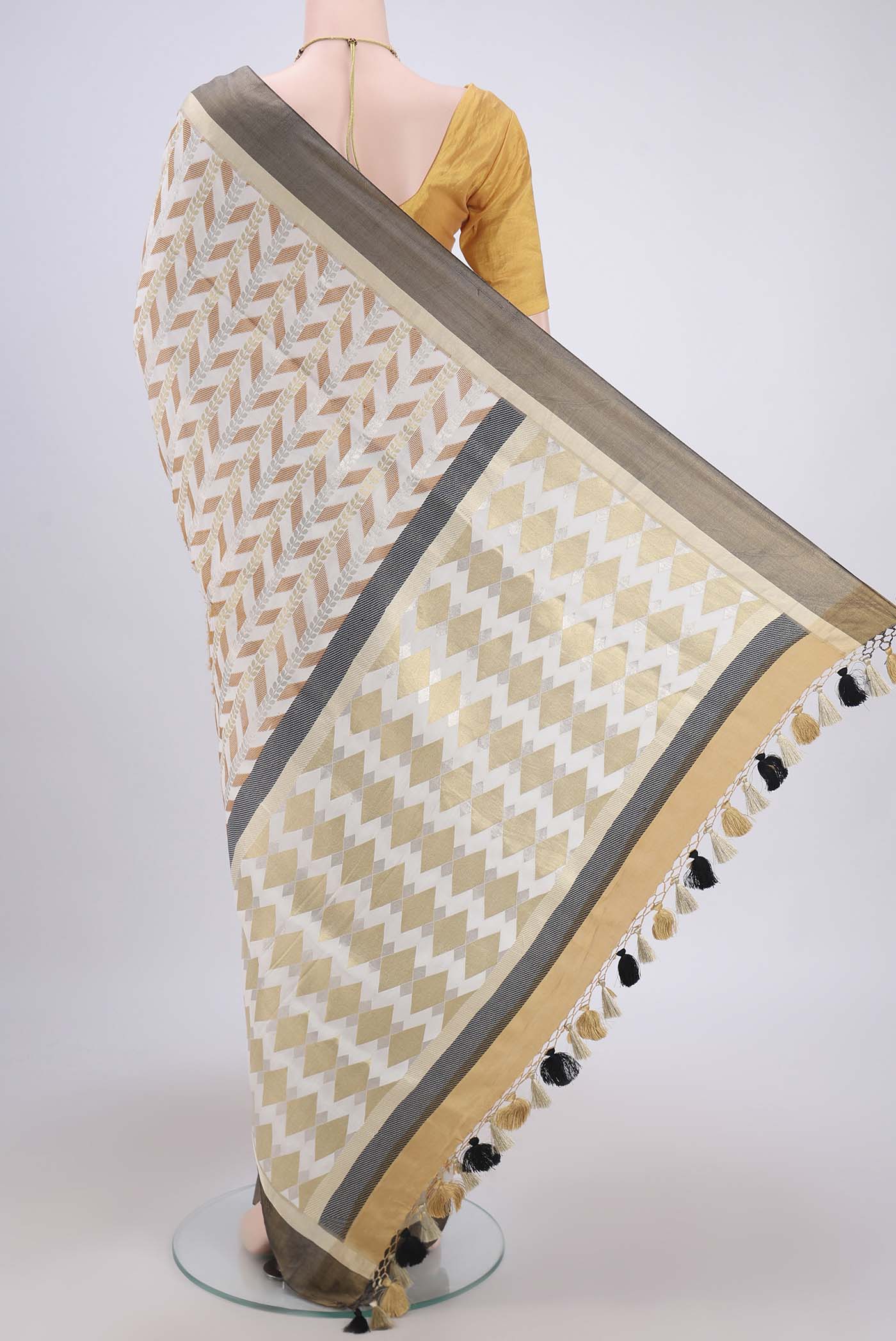 White Banarasi Tussar Georgette Saree - Image 3