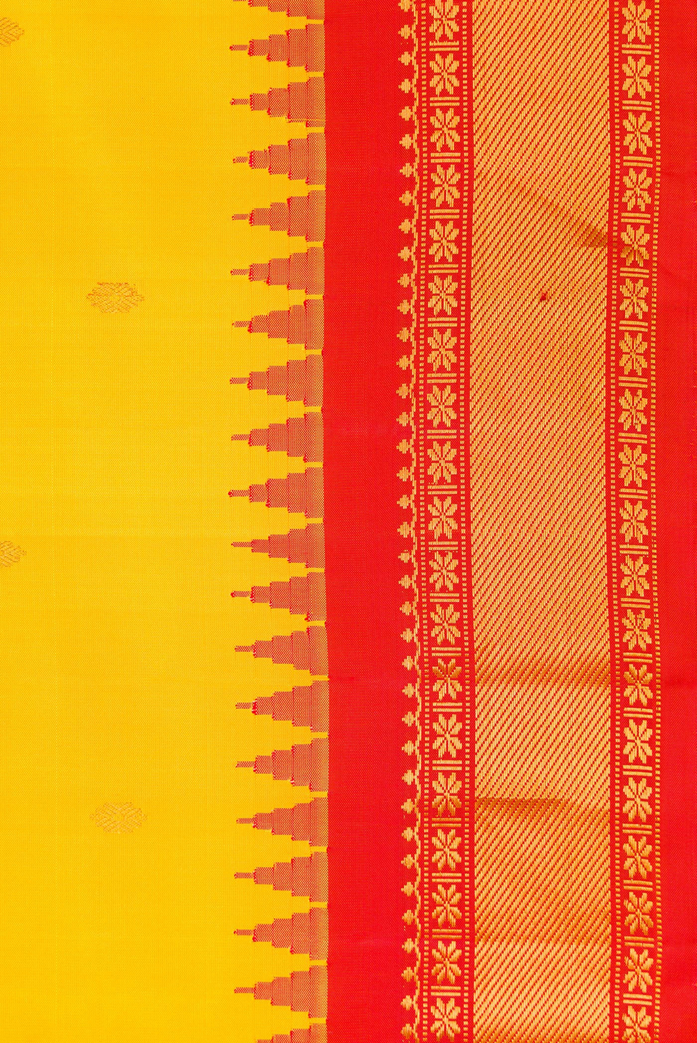 Yellow Gadwal Silk Saree - Image 3