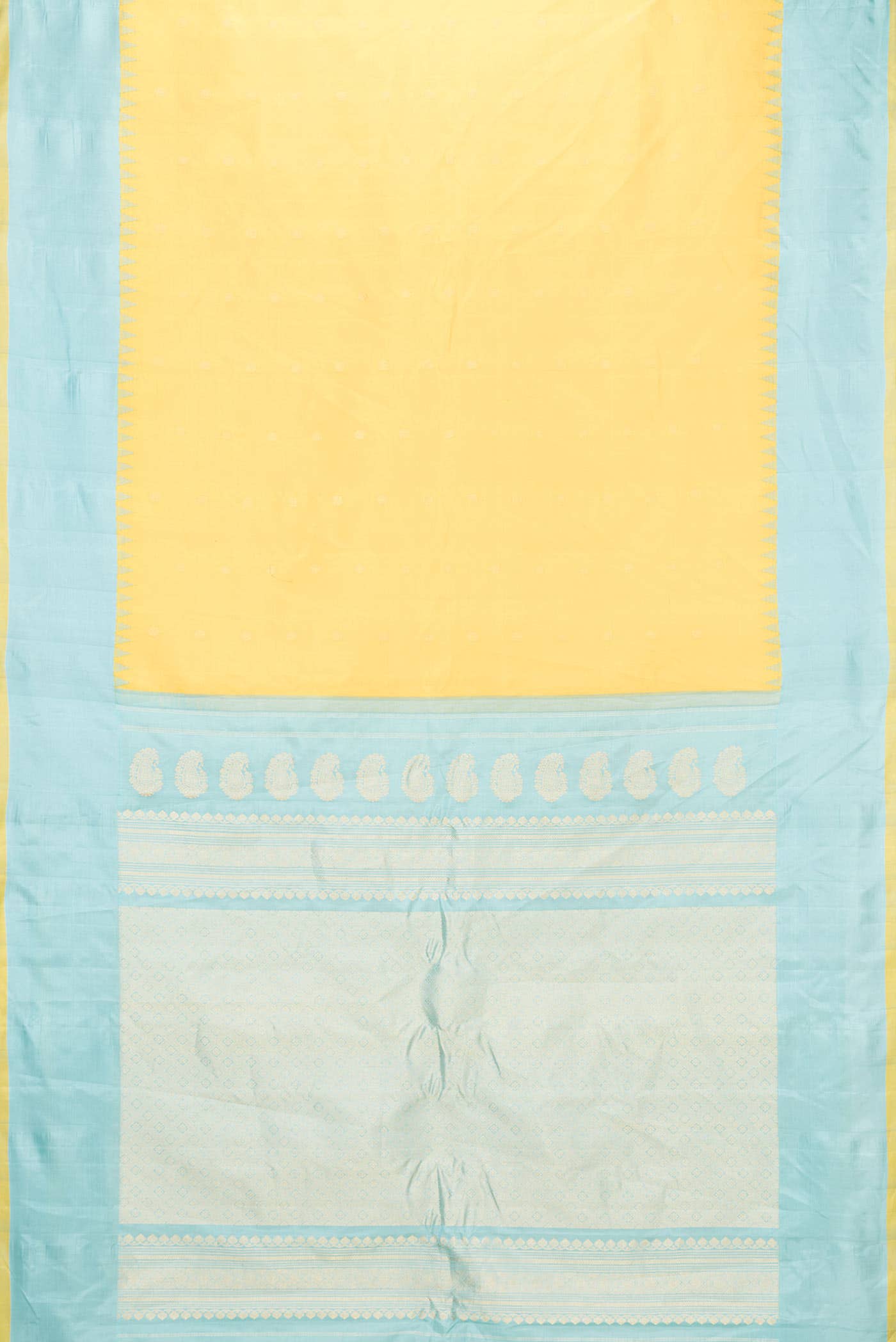 Yellow Dual Tone Gadwal Silk Saree - Image 4