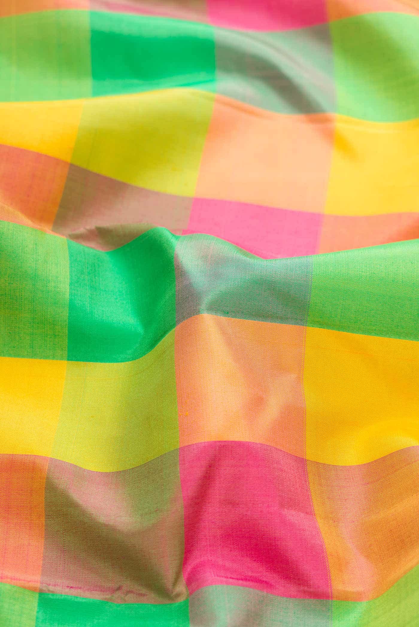 Pure Silk Pure Zari Yellow, Pink and Green Dual Tone Kanchipuram Saree - Image 3