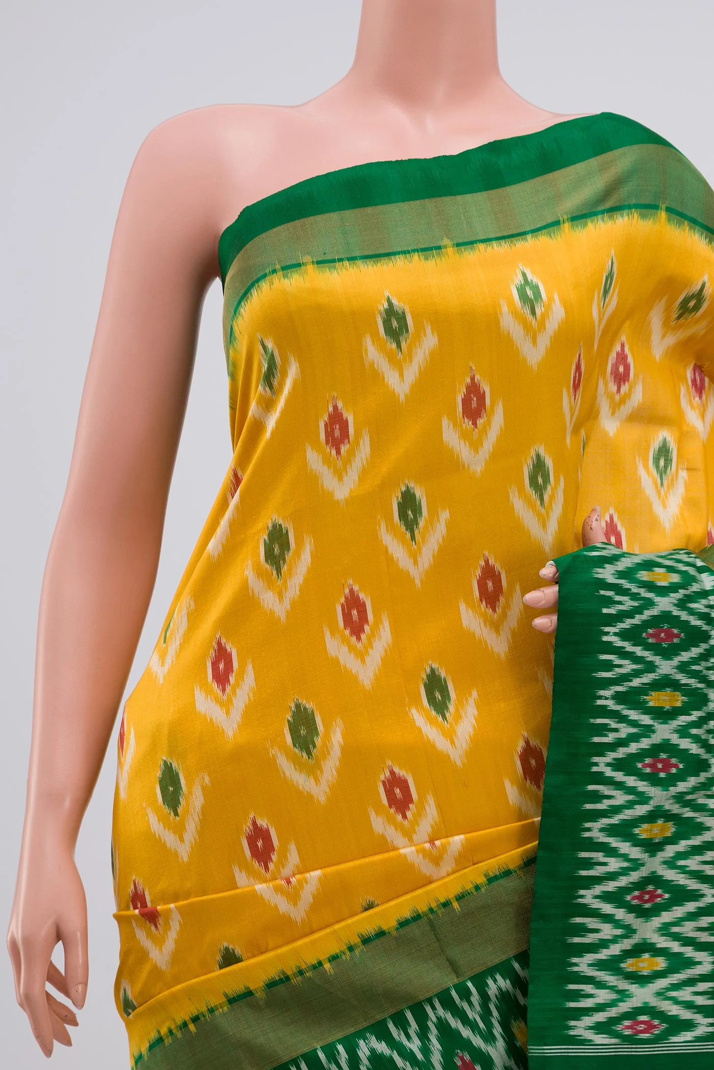Yellow Pochampally Silk Saree - Image 2