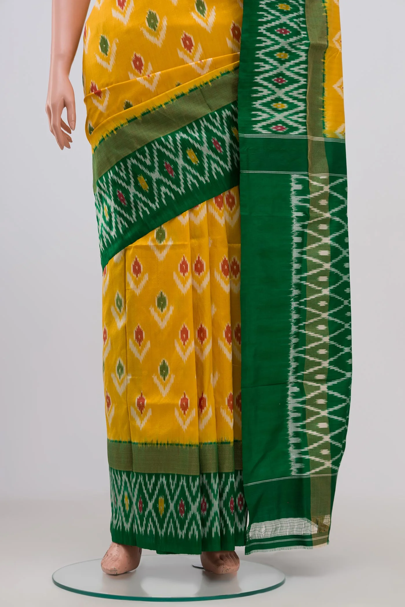 Yellow Pochampally Silk Saree - Image 3